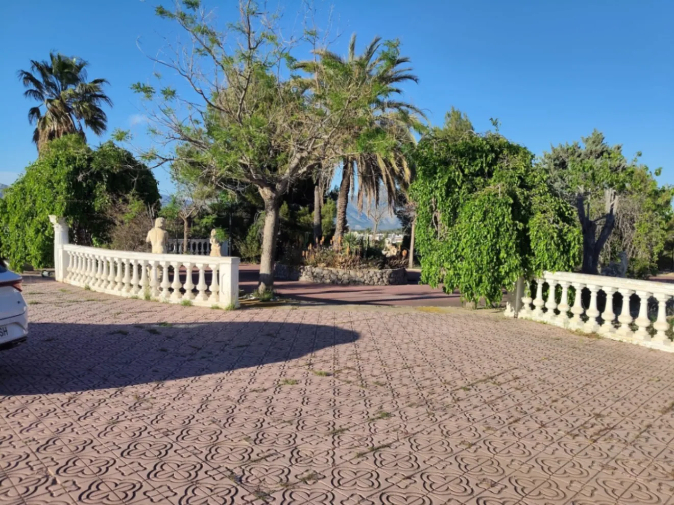 FINCA EXCLUSIVA CON ALTO POTENCIAL EN La Nucía