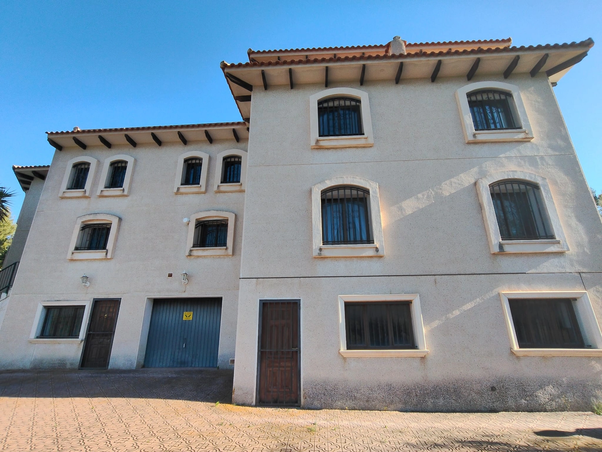 FINCA EXCLUSIVA CON ALTO POTENCIAL EN La Nucía