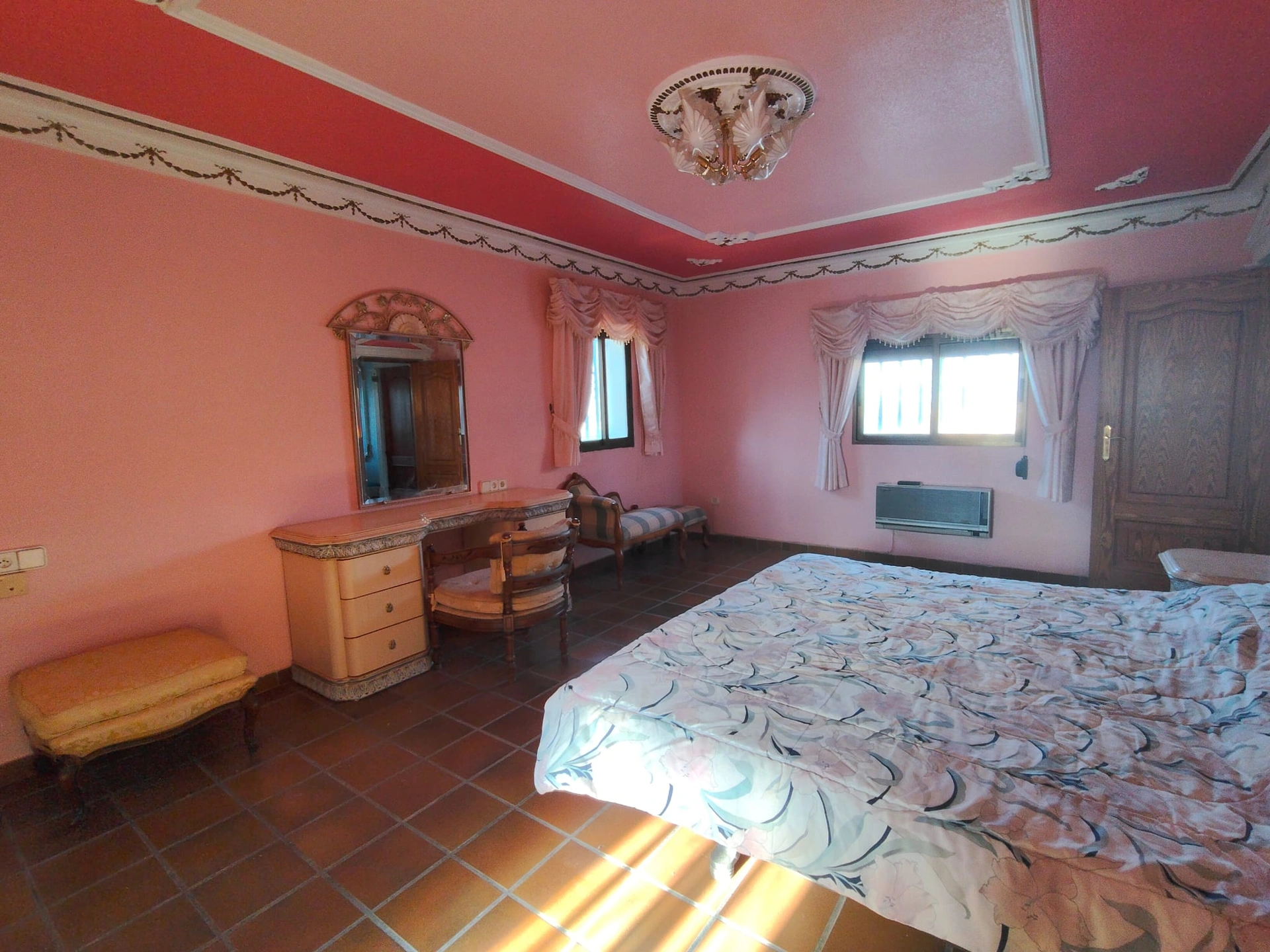 FINCA EXCLUSIVA CON ALTO POTENCIAL EN La Nucía