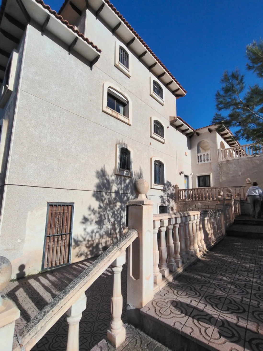 FINCA EXCLUSIVA CON ALTO POTENCIAL EN La Nucía
