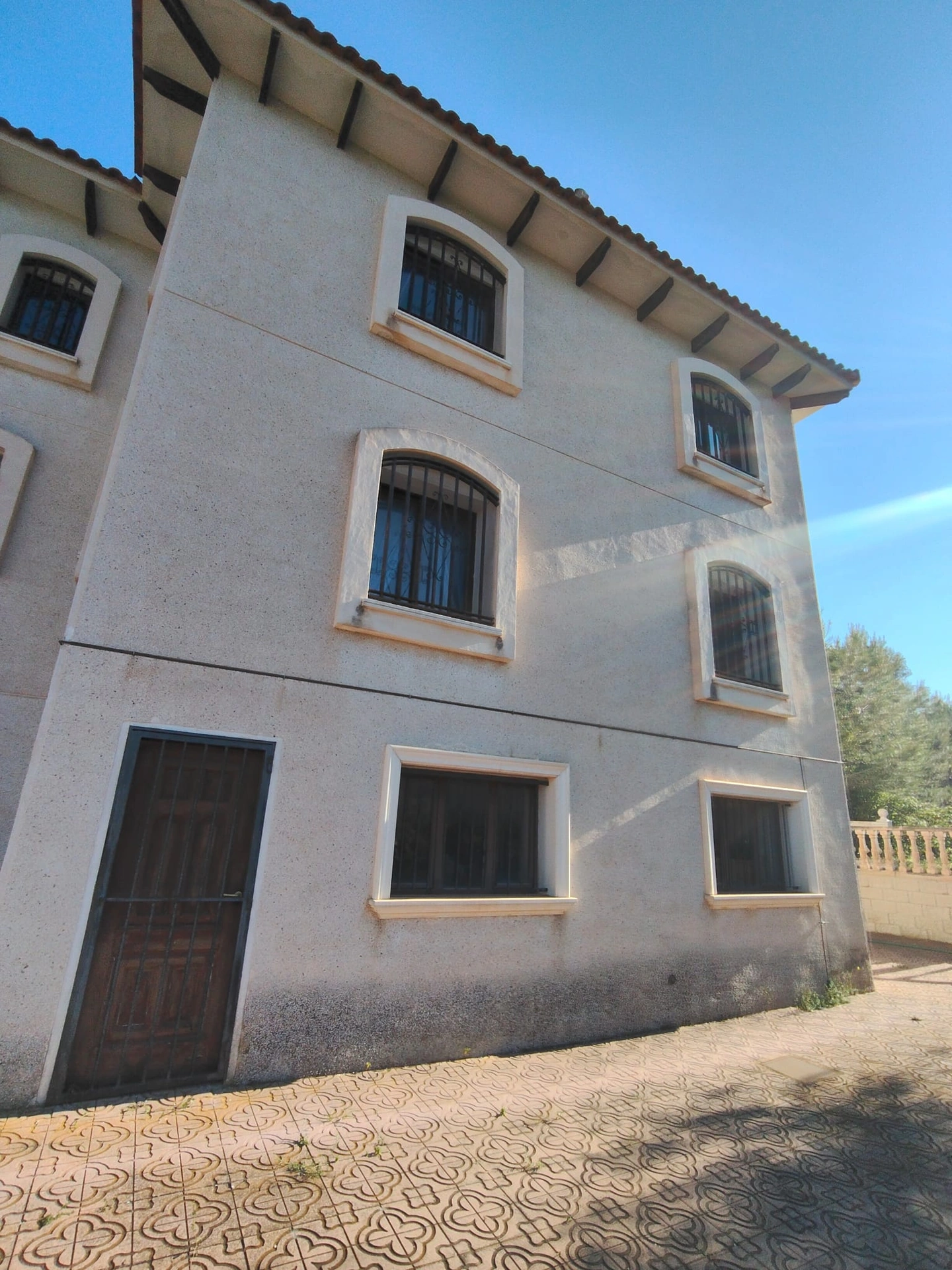 FINCA EXCLUSIVA CON ALTO POTENCIAL EN La Nucía
