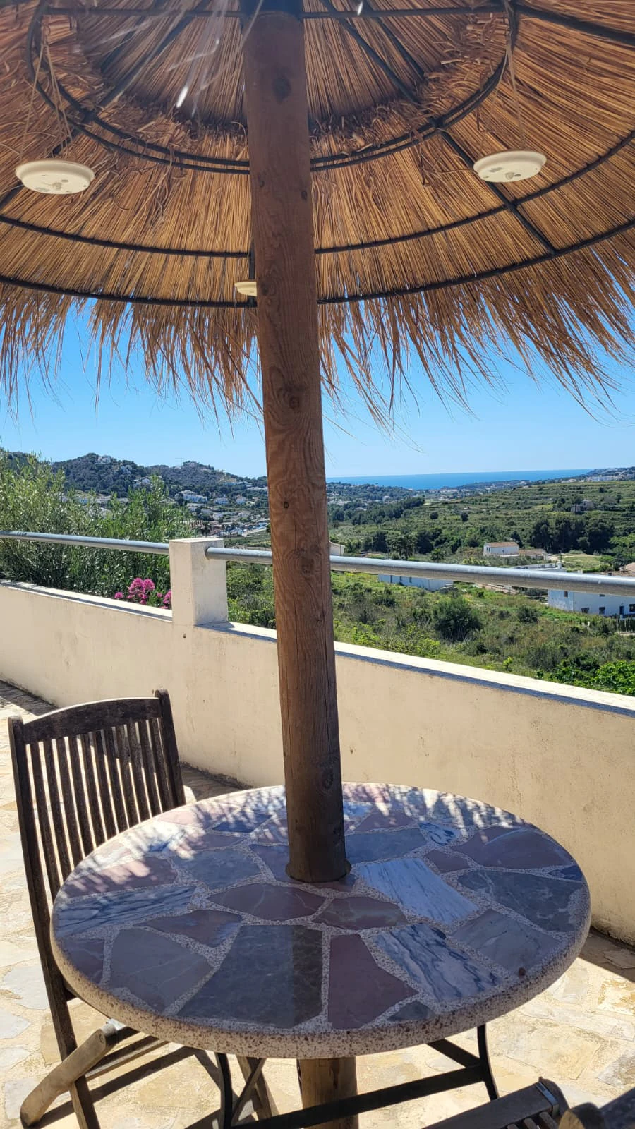 Casa en venta de 2 dormitorios con piscina privada y garaje