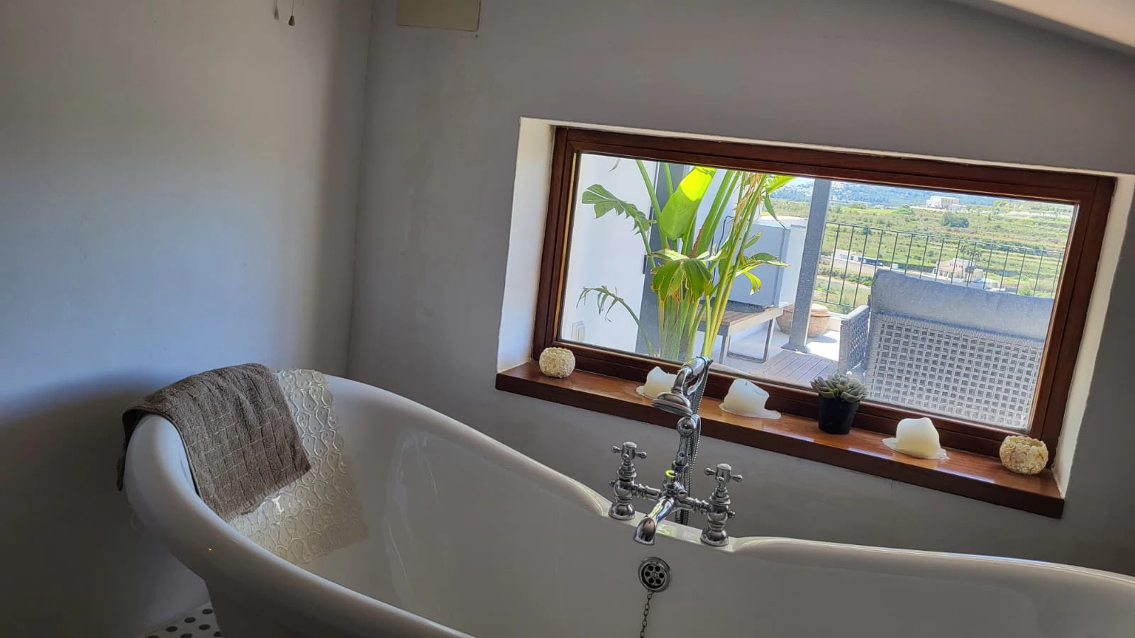 Casa en venta de 2 dormitorios con piscina privada y garaje
