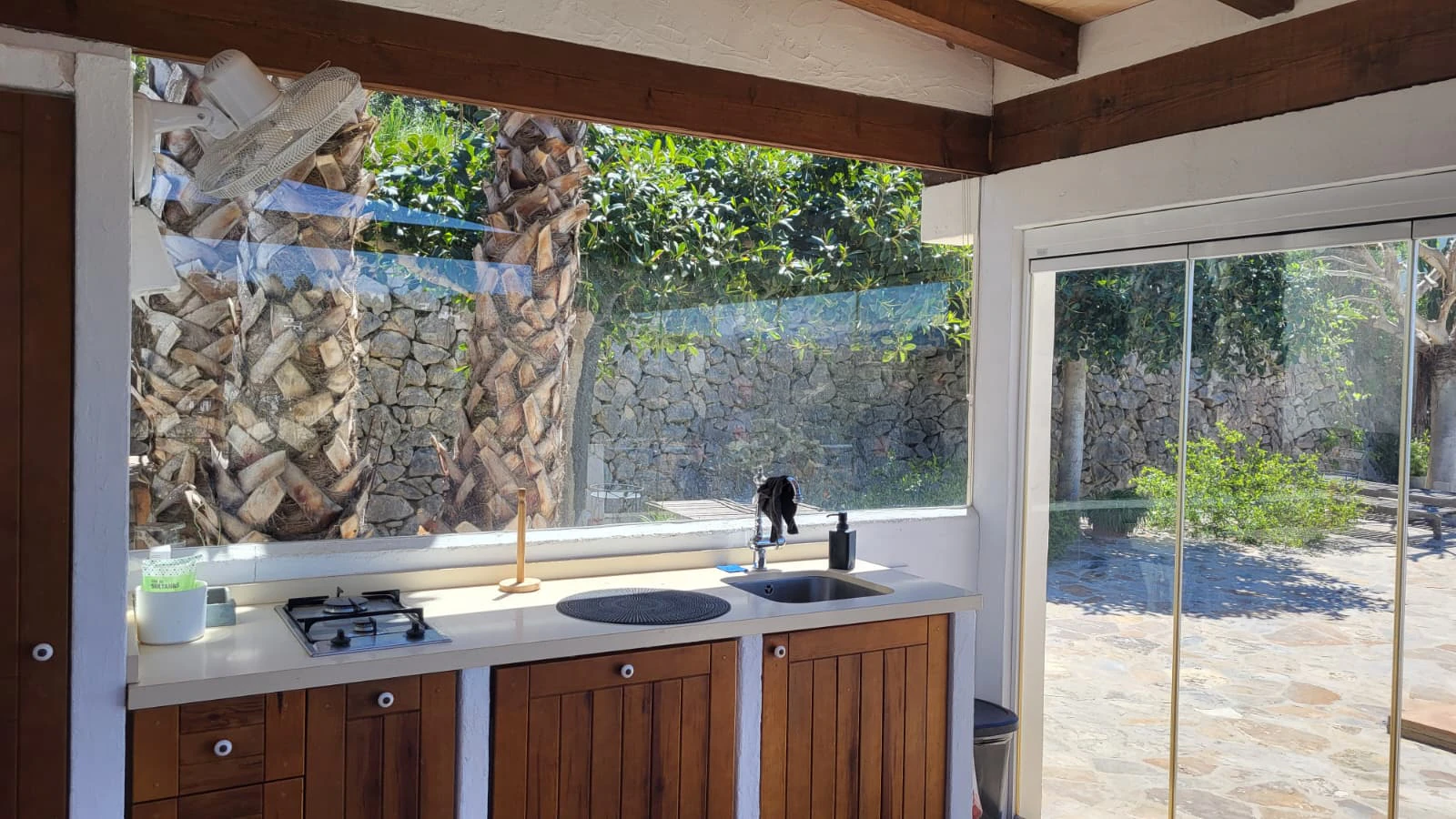 Casa en venta de 2 dormitorios con piscina privada y garaje