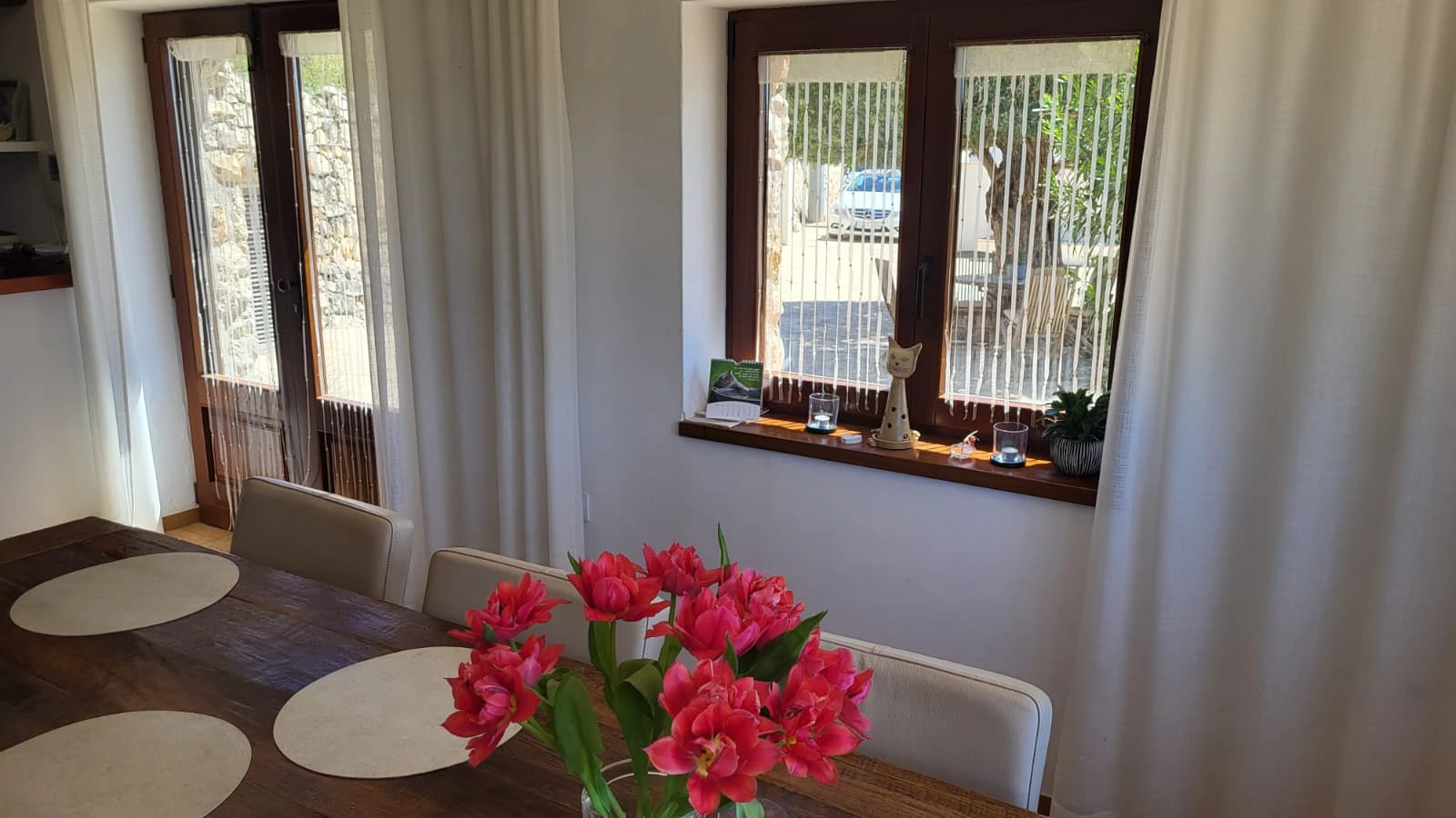 Casa en venta de 2 dormitorios con piscina privada y garaje