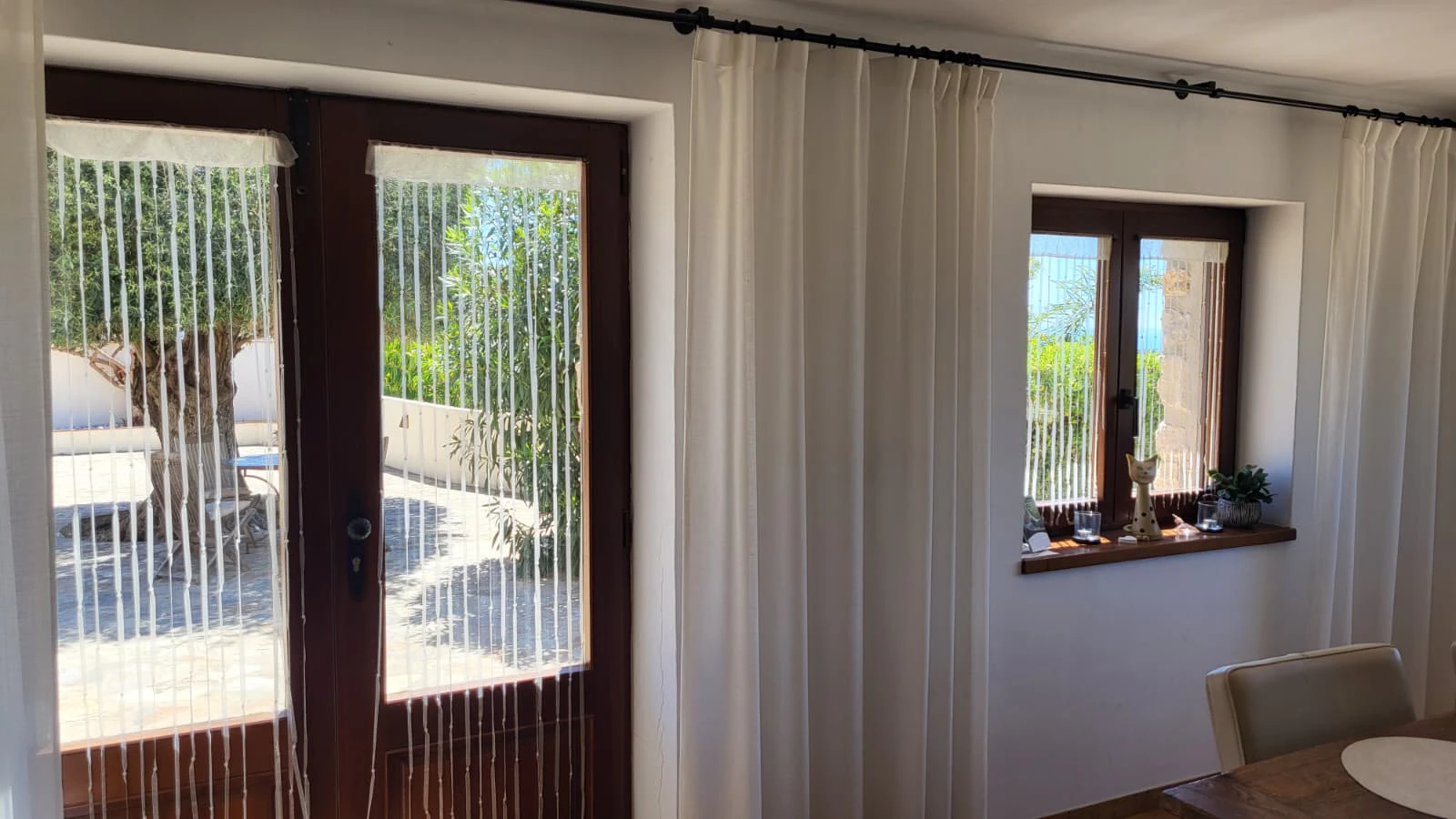Casa en venta de 2 dormitorios con piscina privada y garaje