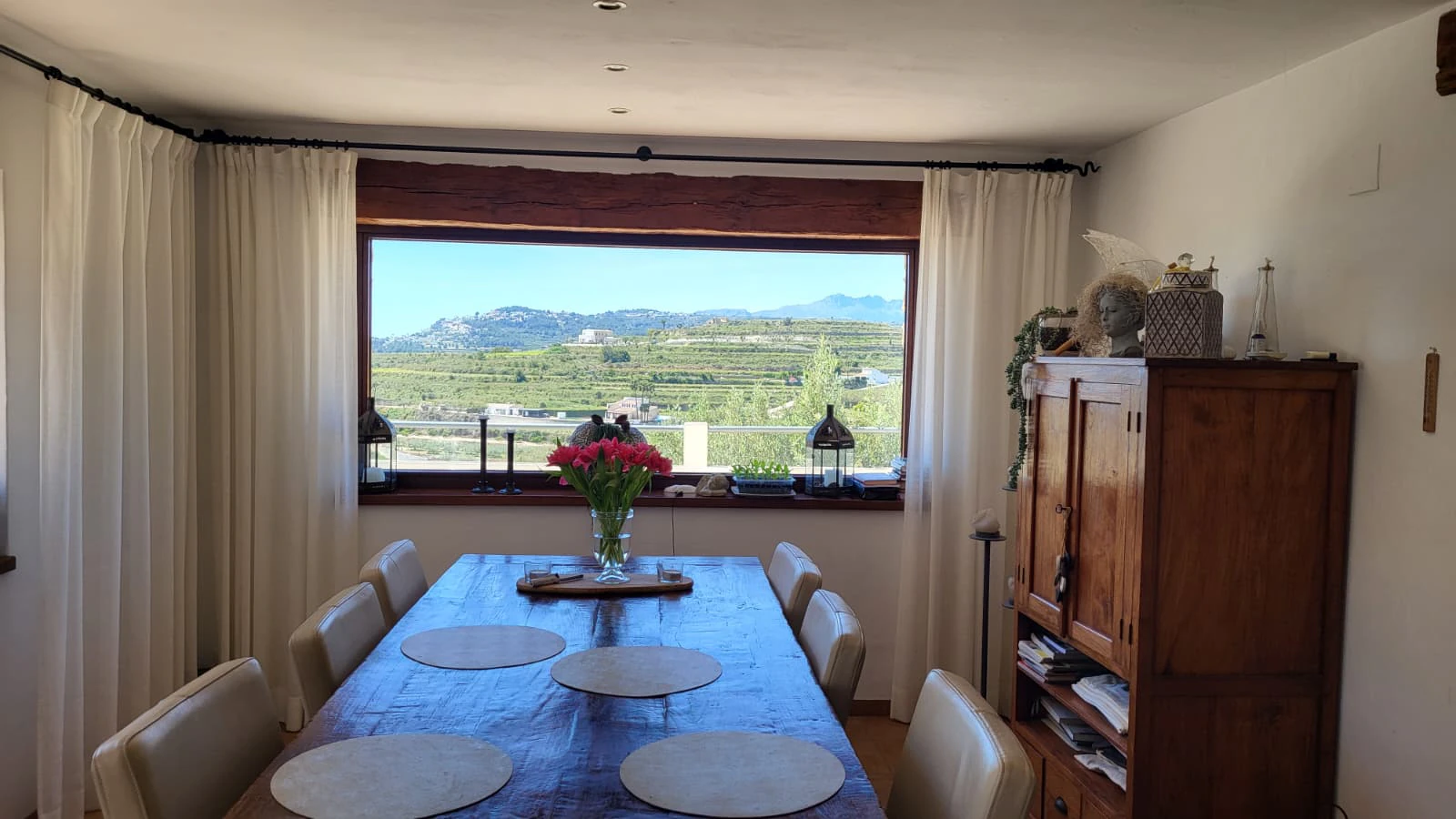 Casa en venta de 2 dormitorios con piscina privada y garaje