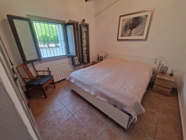 Finca en venta con piscina privada en entorno tranquilo cerca de Teulada