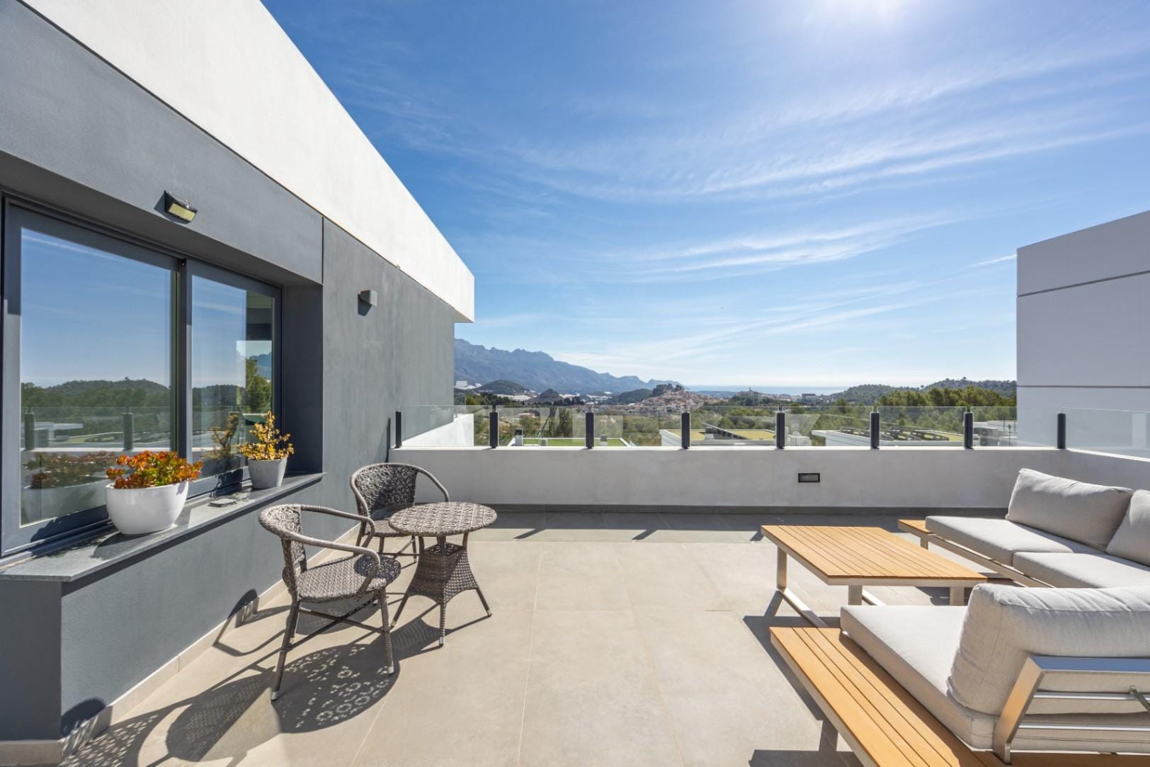Modern Villa with a Pool for Sale in Polop