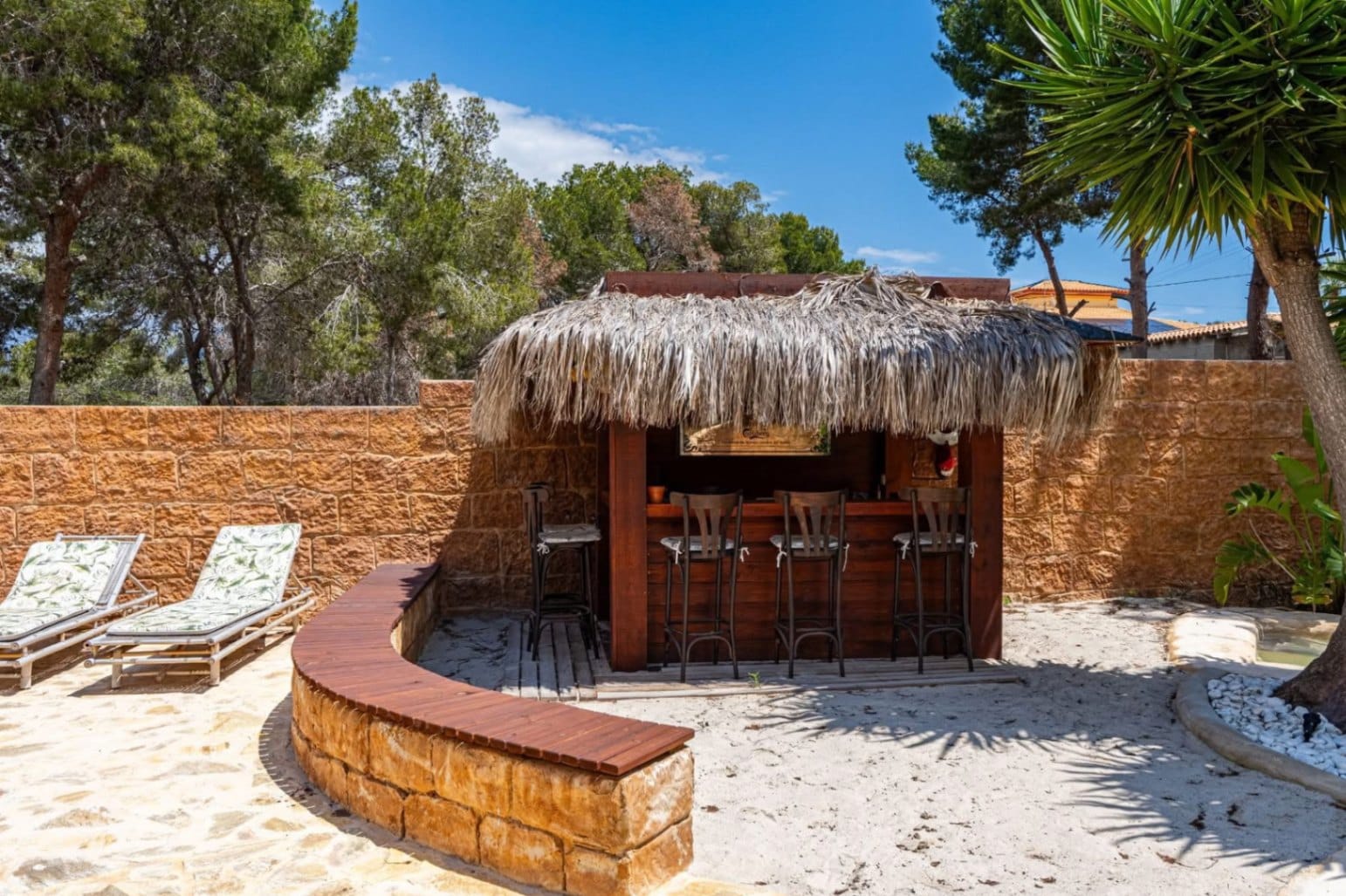 STUNNING VILLA WITH SOUTHEAST ORIENTATION FOR SALE IN ALBIR WITH POOL, SAUNA, AND BAR AREA