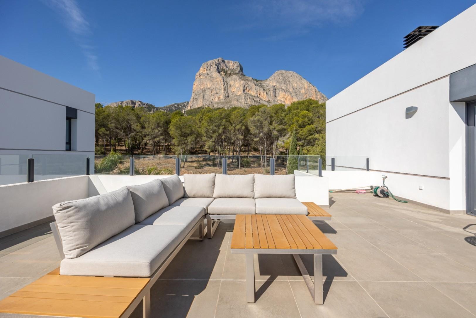 Modern Villa with a Pool for Sale in Polop