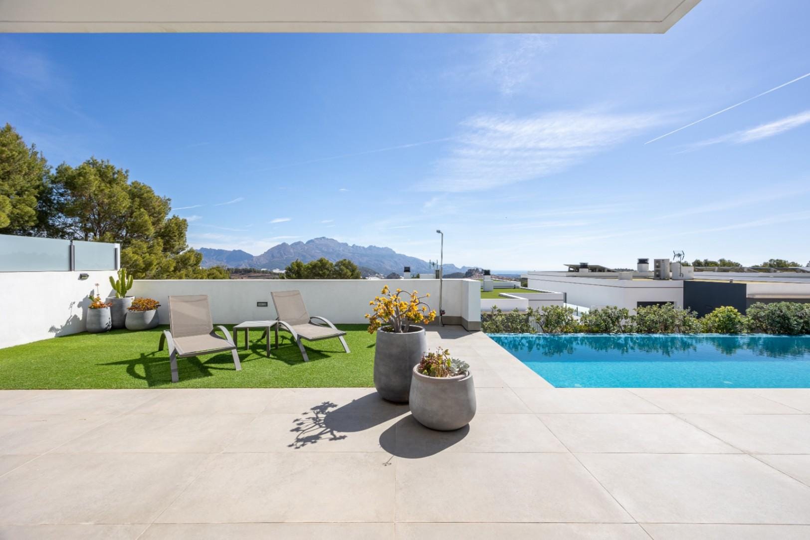 Modern Villa with a Pool for Sale in Polop