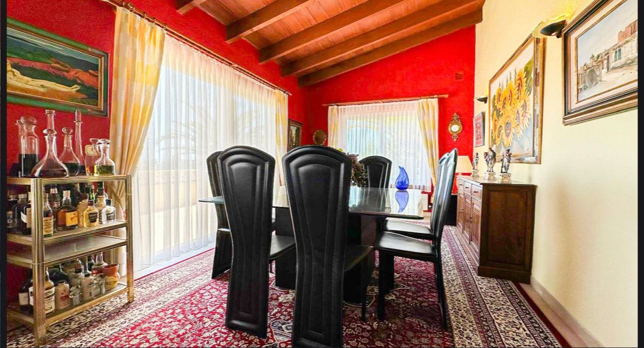 Renovated Mediterranean Chalet with Garage for Sale in Alfaz del Pi