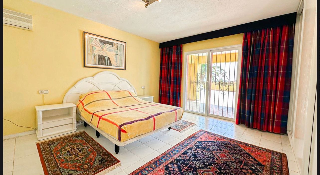 Renovated Mediterranean Chalet with Garage for Sale in Alfaz del Pi
