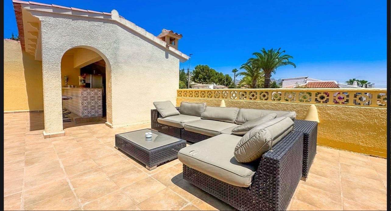 Renovated Mediterranean Chalet with Garage for Sale in Alfaz del Pi