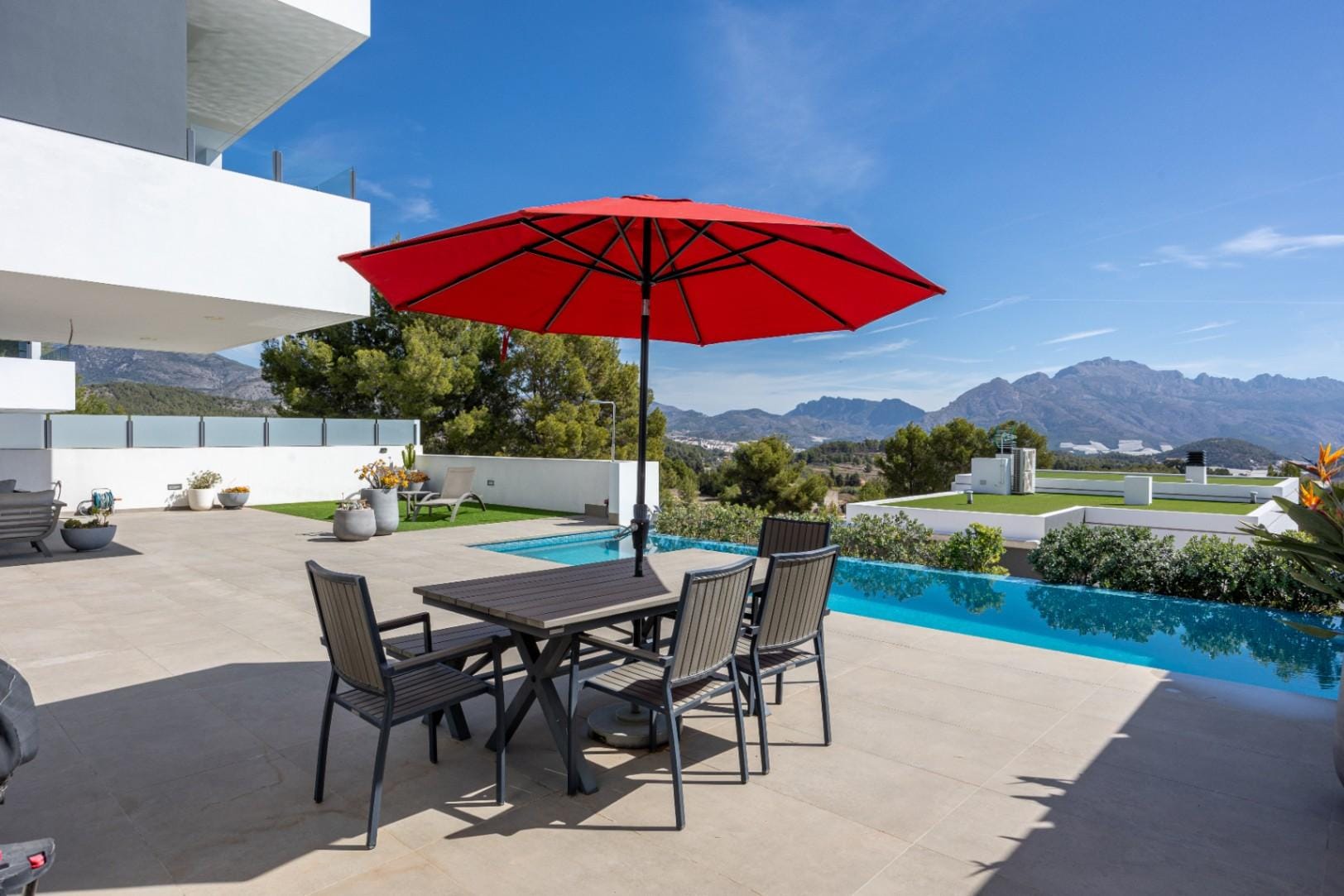 Modern Villa with a Pool for Sale in Polop