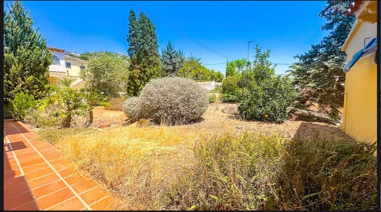 Renovated Mediterranean Chalet with Garage for Sale in Alfaz del Pi