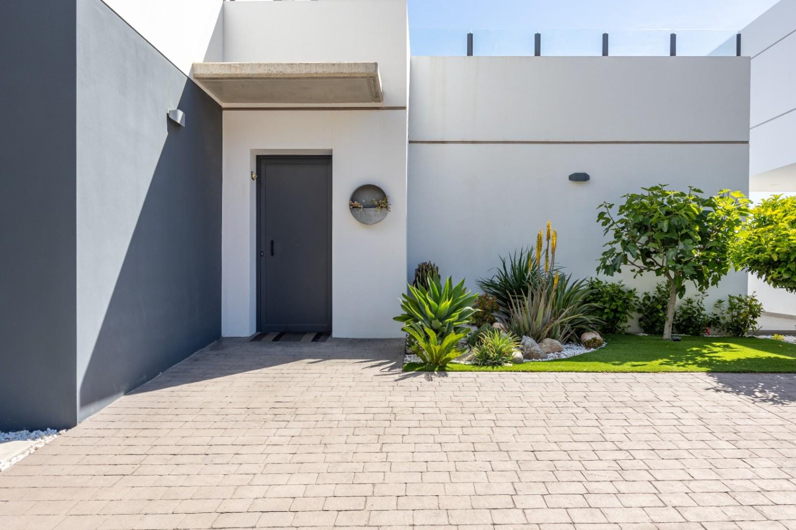 Modern Villa with a Pool for Sale in Polop