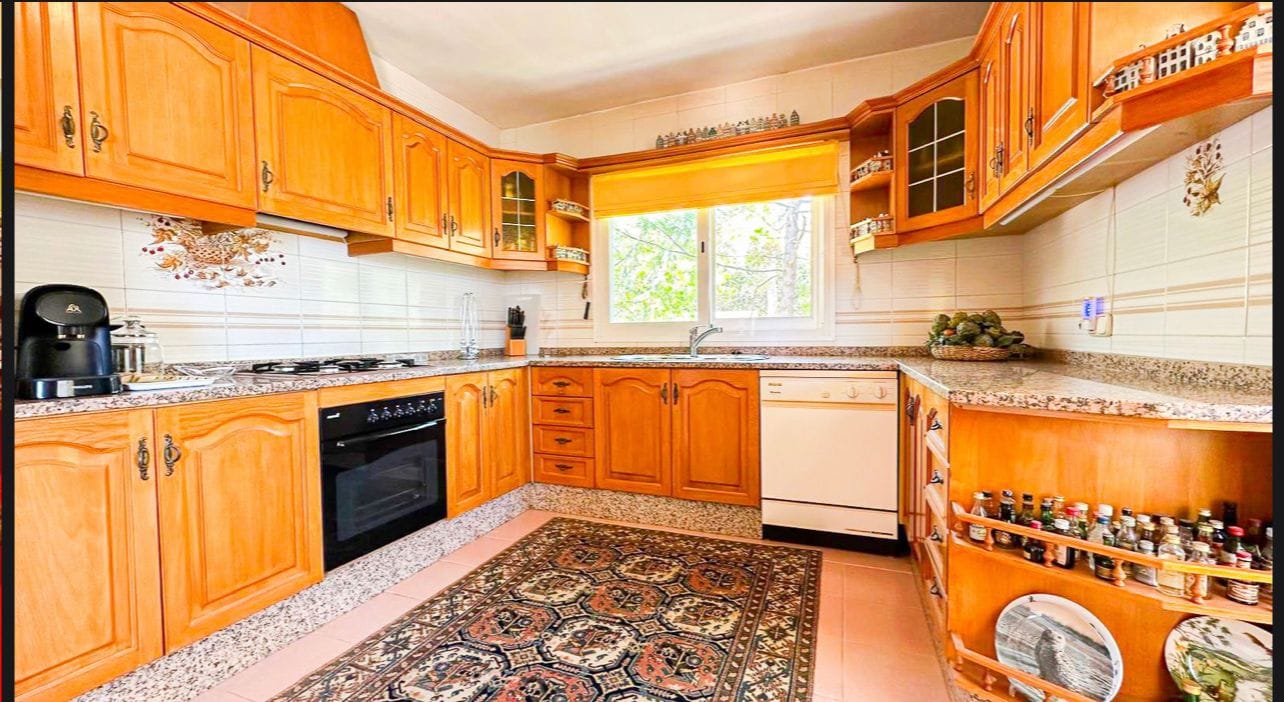Renovated Mediterranean Chalet with Garage for Sale in Alfaz del Pi