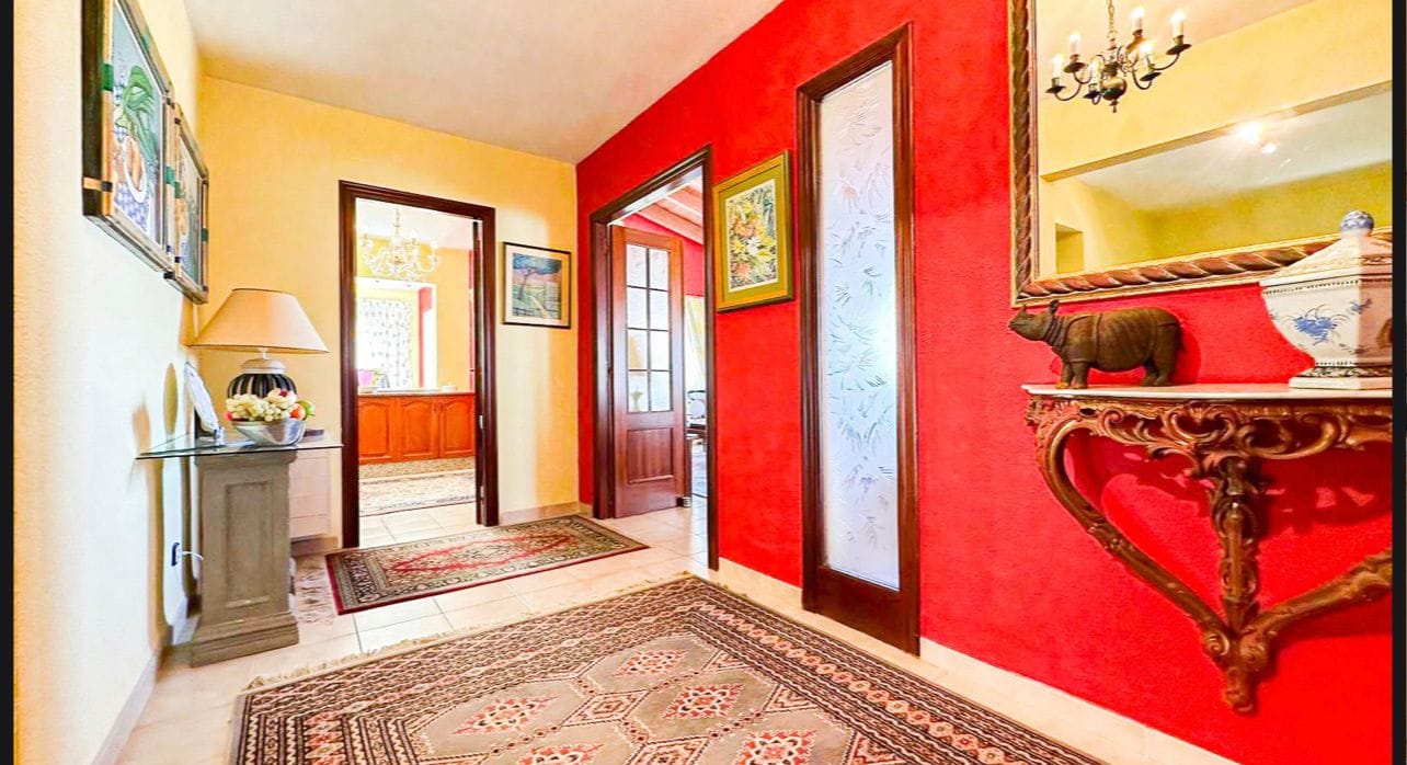 Renovated Mediterranean Chalet with Garage for Sale in Alfaz del Pi