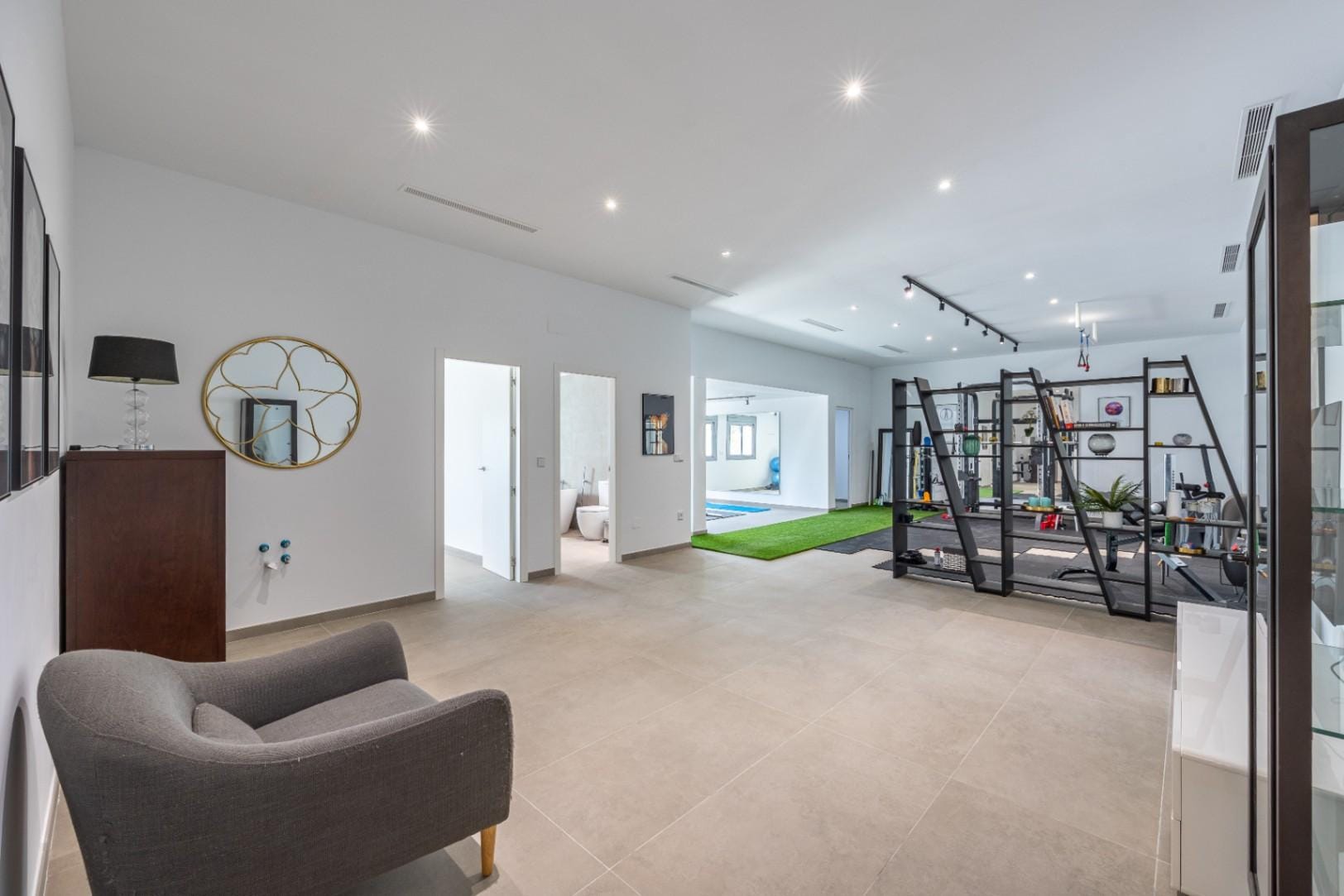 Modern Villa with a Pool for Sale in Polop