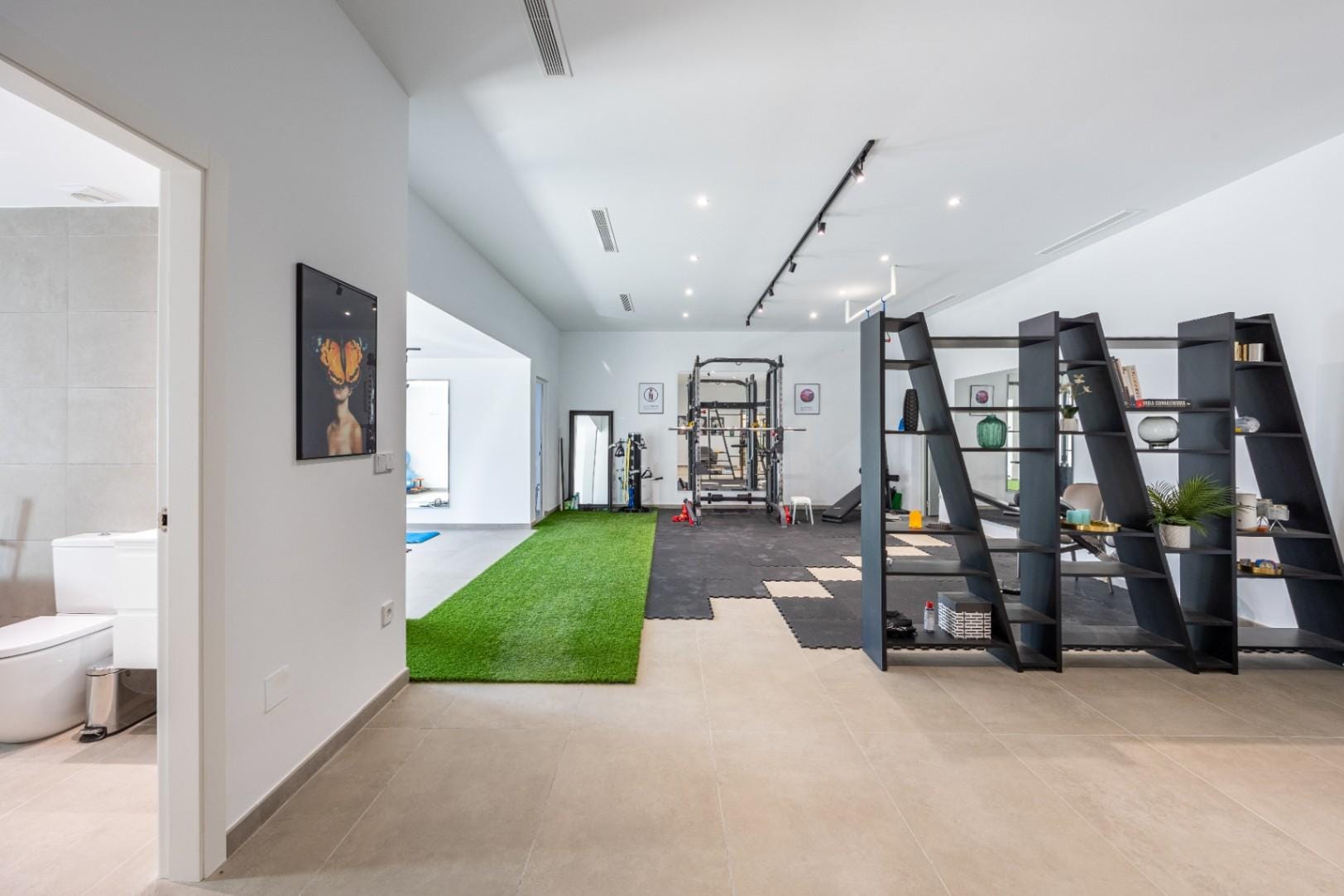 Modern Villa with a Pool for Sale in Polop