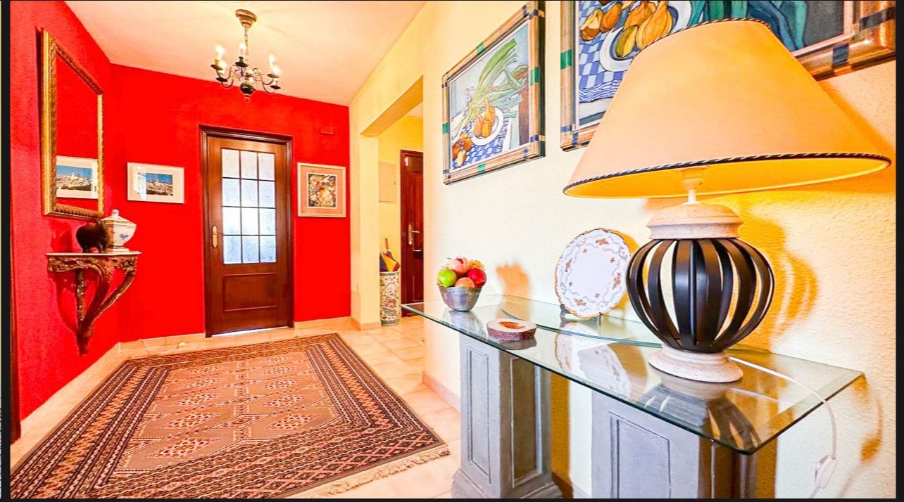 Renovated Mediterranean Chalet with Garage for Sale in Alfaz del Pi