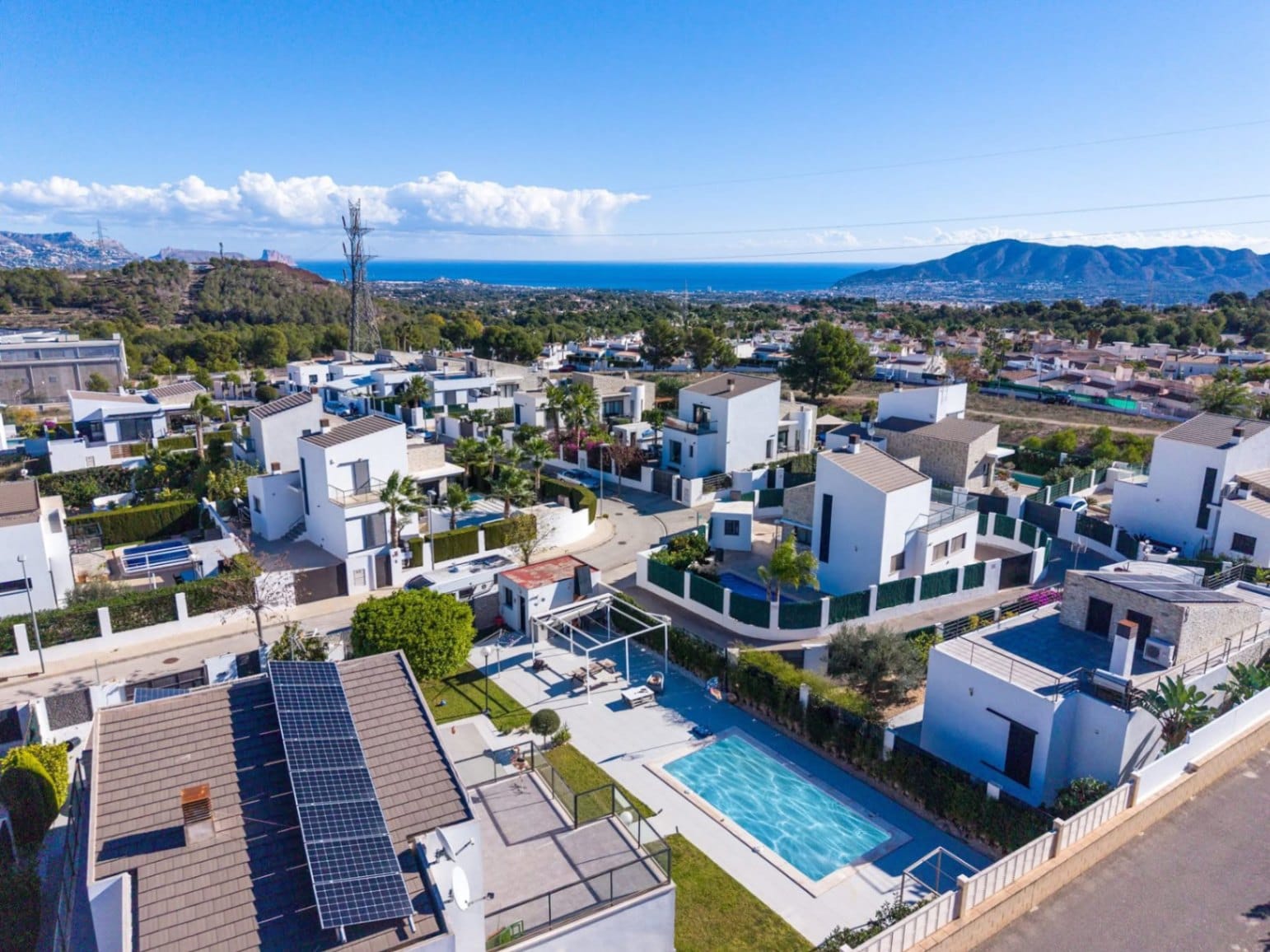 Modern villa with heated pool, cinema room, and sauna for sale in Polop.