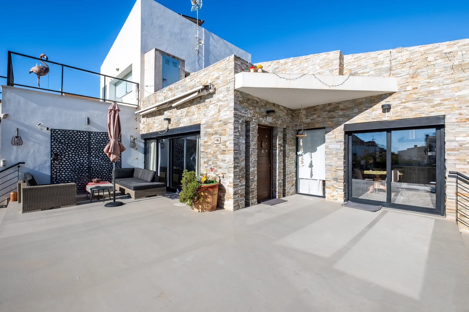 Modern villa with heated pool, cinema room, and sauna for sale in Polop.