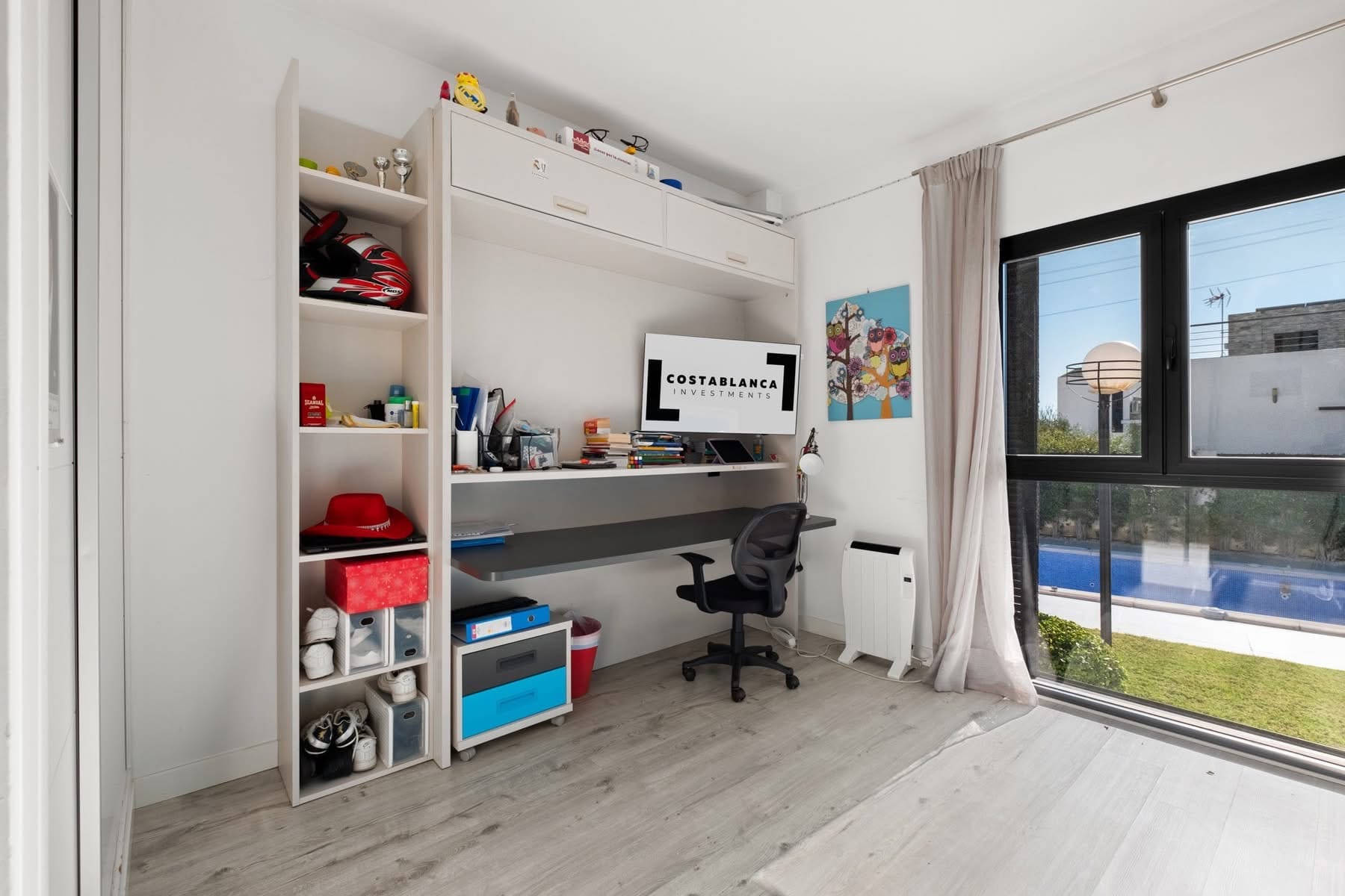 Modern villa with heated pool, cinema room, and sauna for sale in Polop.