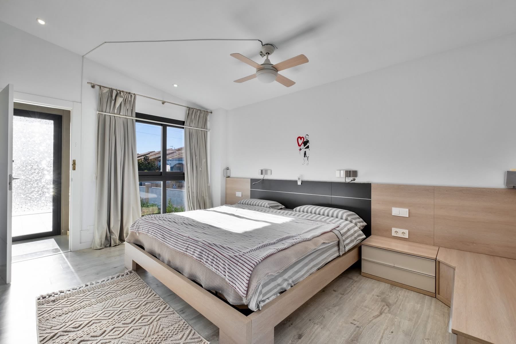 Modern villa with heated pool, cinema room, and sauna for sale in Polop.