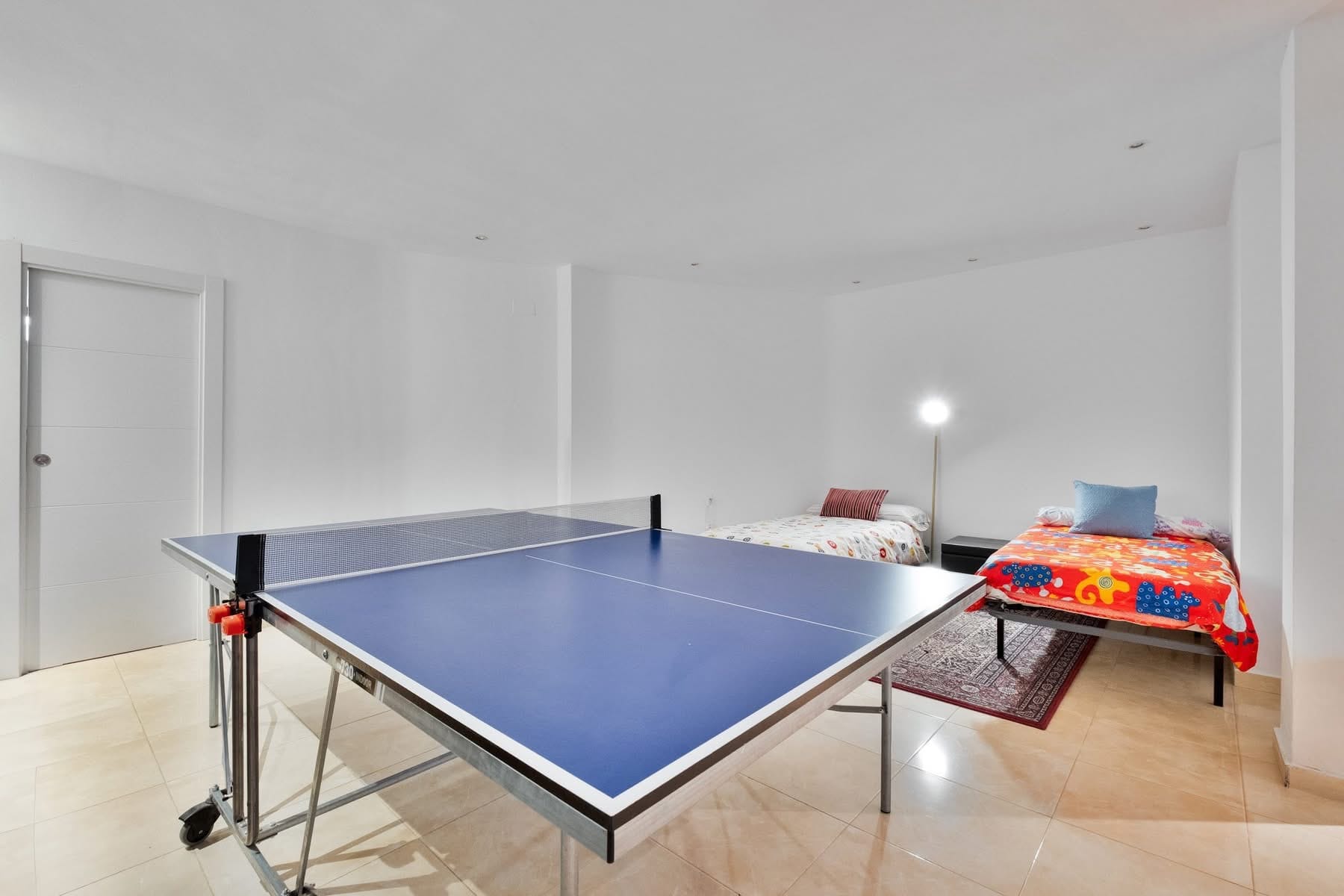 Modern villa with heated pool, cinema room, and sauna for sale in Polop.