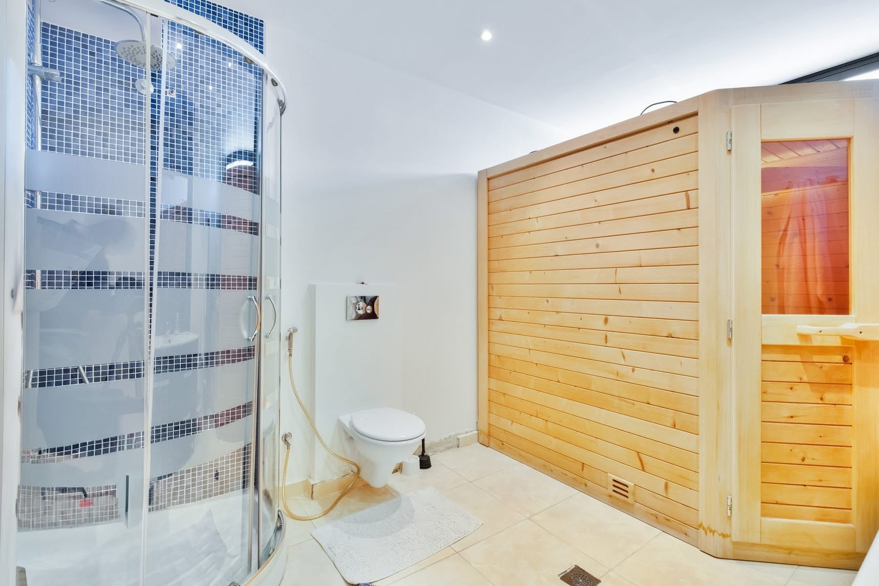 Modern villa with heated pool, cinema room, and sauna for sale in Polop.