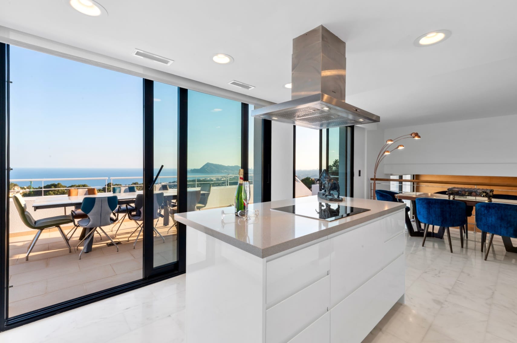 Modern Villa for Sale in Altea With Infinity Pool