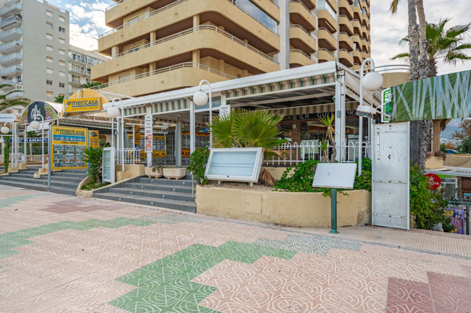 Exceptional investment facing the sea: Restaurant for sale on the Paseo de Calpe.