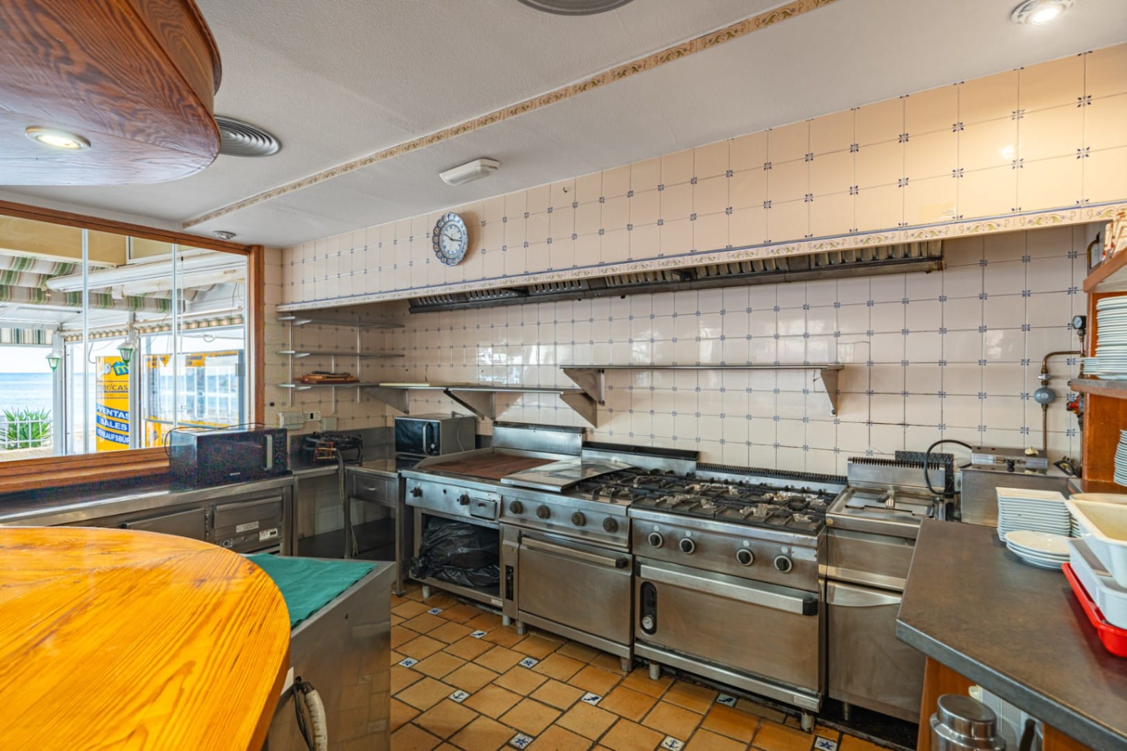 Exceptional investment facing the sea: Restaurant for sale on the Paseo de Calpe.