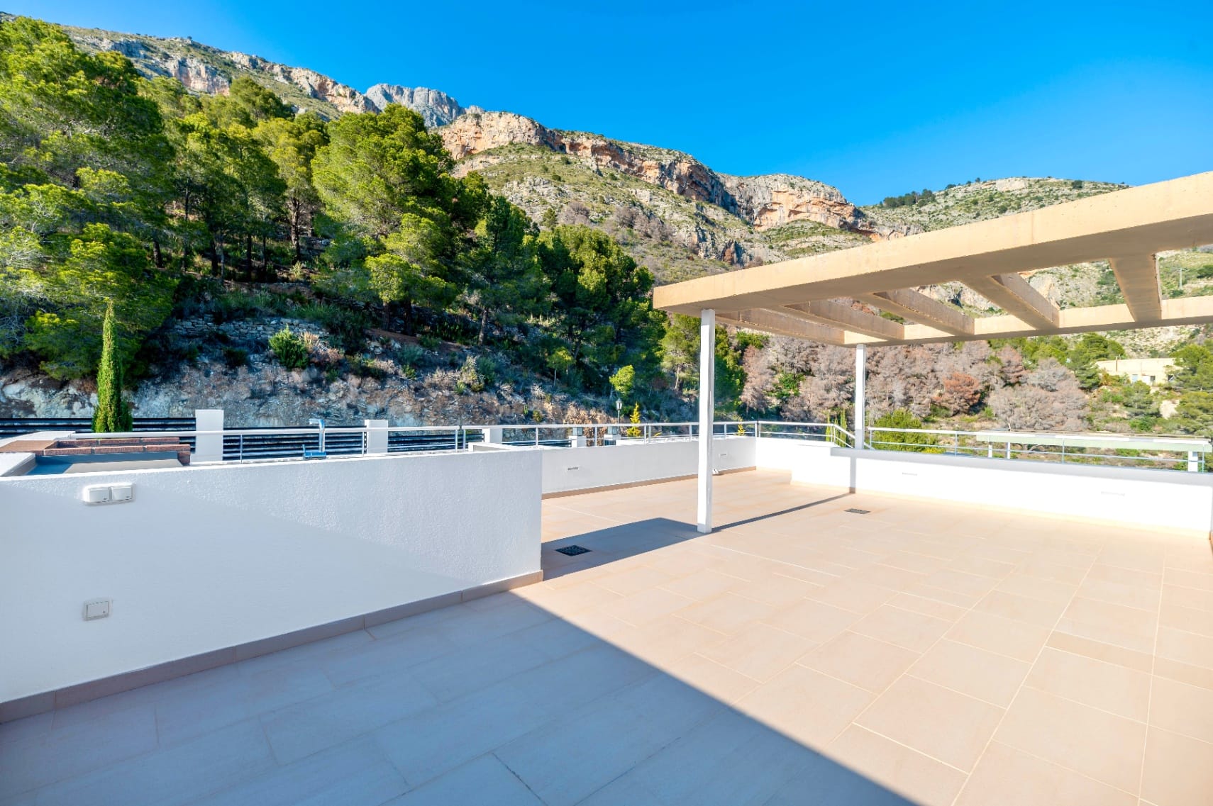 Modern Villa for Sale in Altea With Infinity Pool