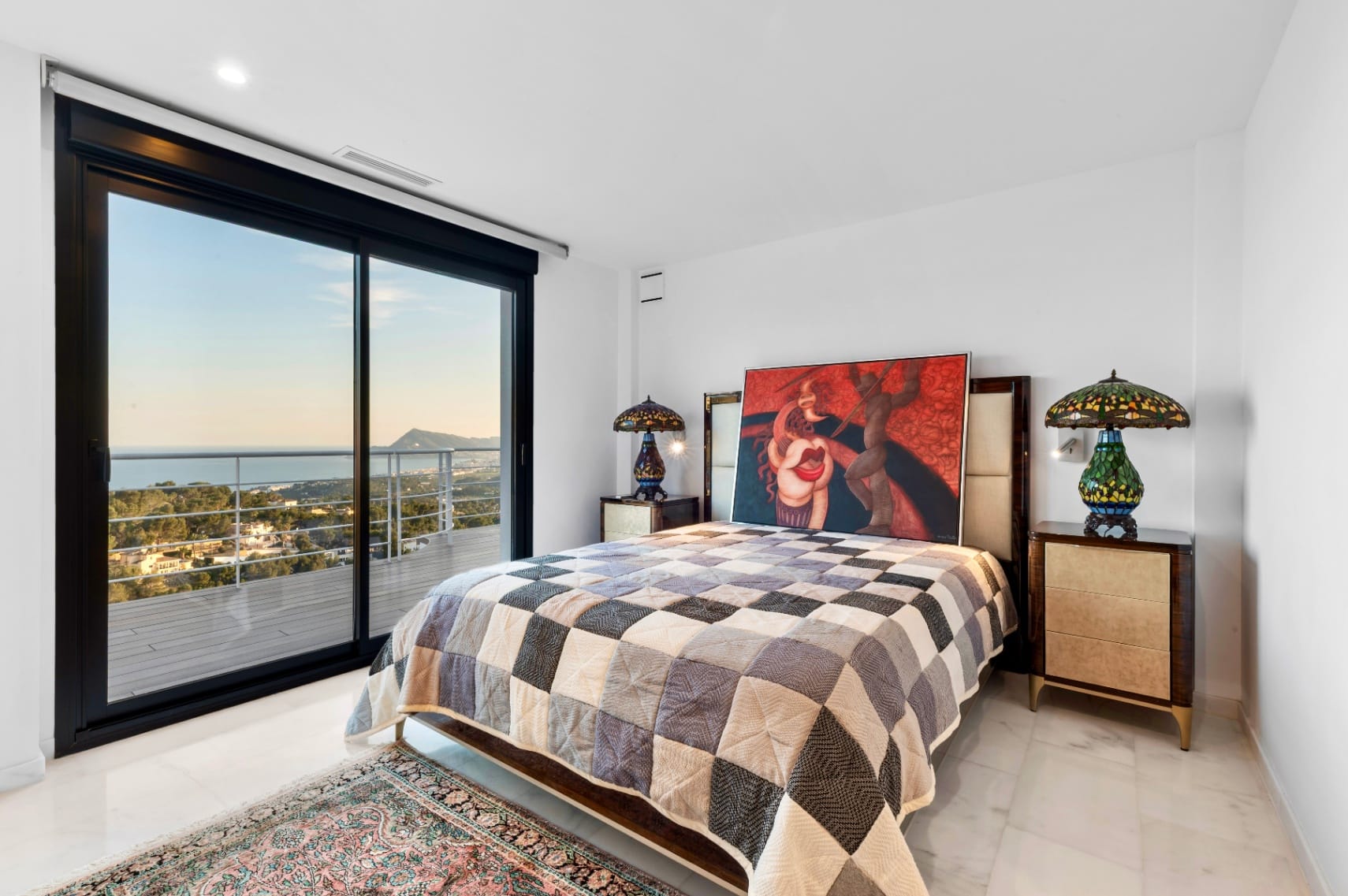 Modern Villa for Sale in Altea With Infinity Pool