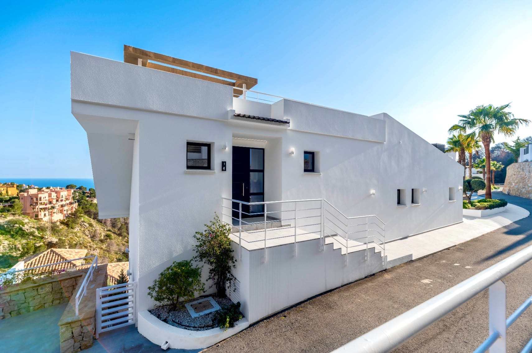 Modern Villa for Sale in Altea With Infinity Pool
