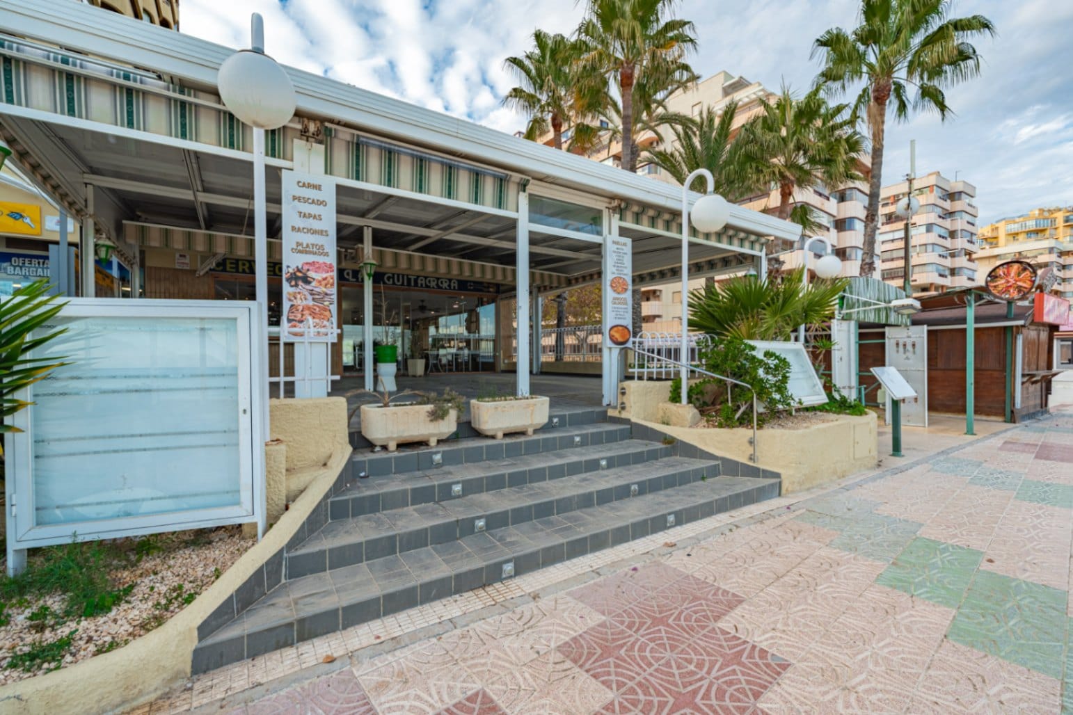 Exceptional investment facing the sea: Restaurant for sale on the Paseo de Calpe.