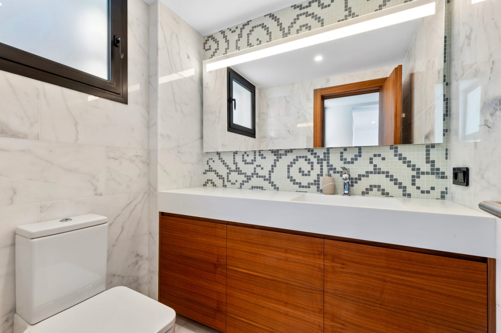 Modern Villa for Sale in Altea With Infinity Pool