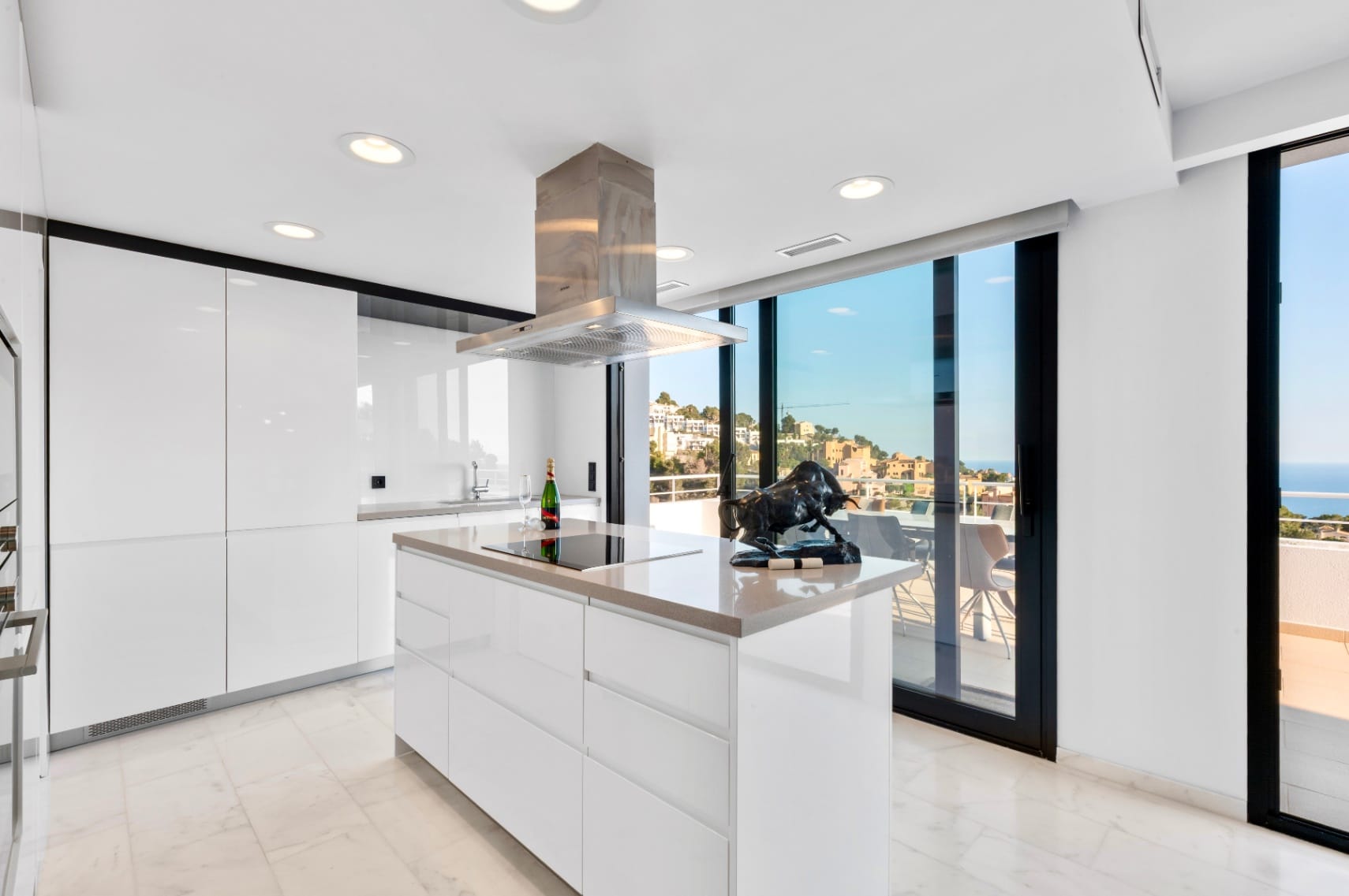 Modern Villa for Sale in Altea With Infinity Pool