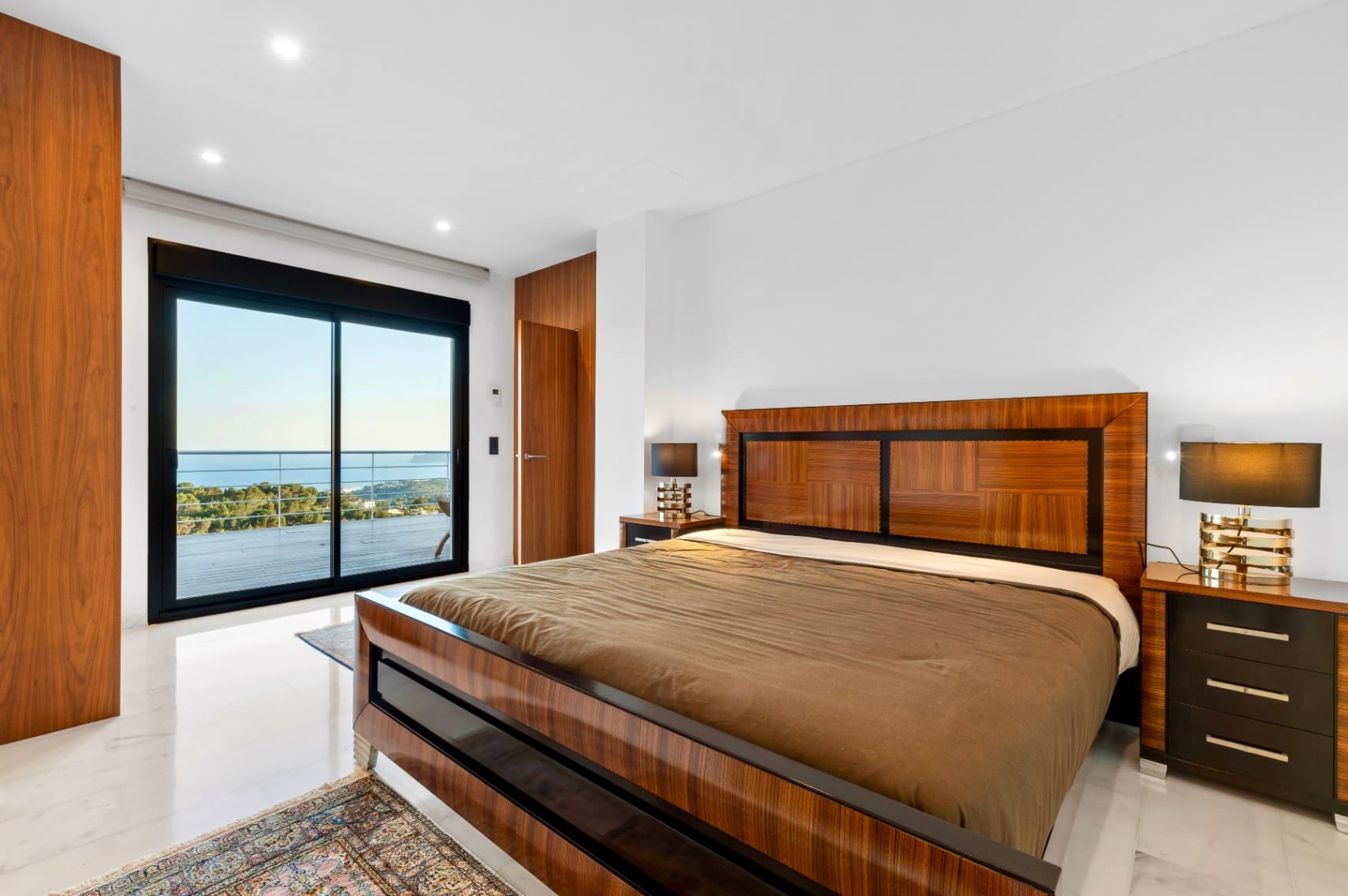 Modern Villa for Sale in Altea With Infinity Pool