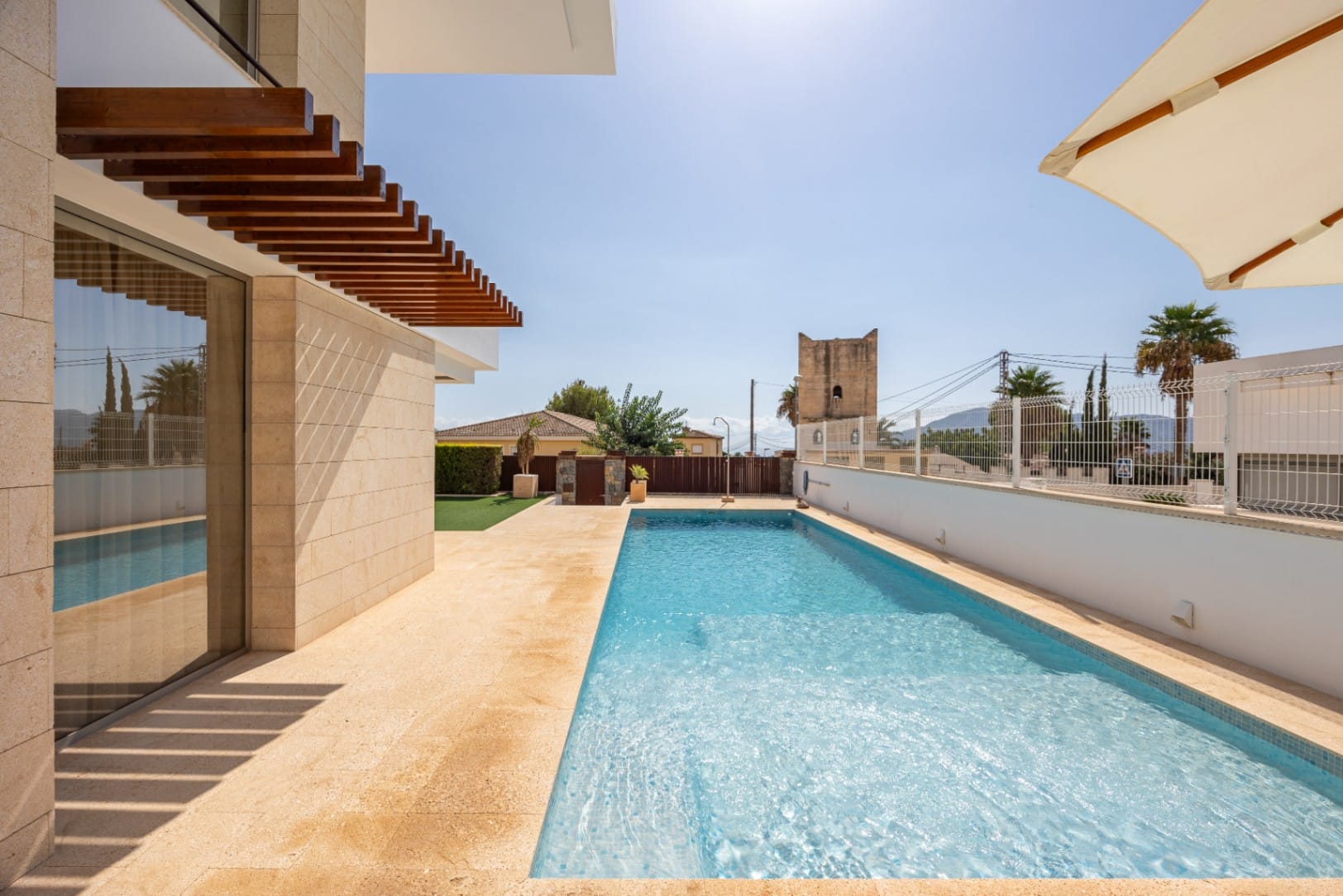 Mediterranean Luxury Living in La Nucía with Sea Views