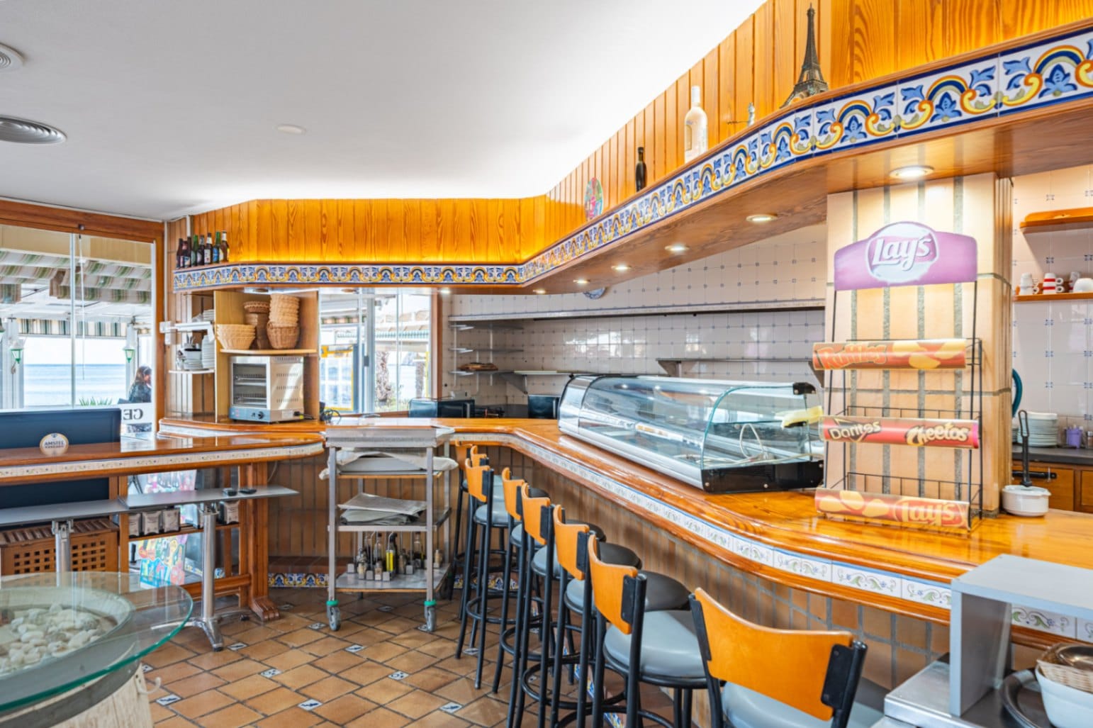 Exceptional investment facing the sea: Restaurant for sale on the Paseo de Calpe.
