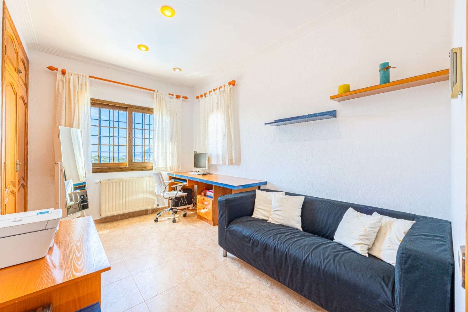 Mediterranean Villa with Outdoor and Indoor Pools for Sale in Aguas Primaverales de Alhama