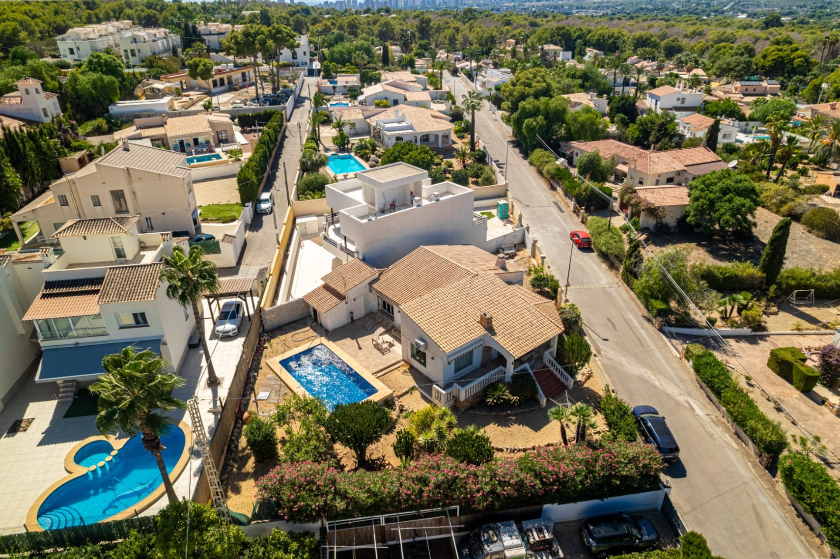 Vila gata de renovat cu piscină și vedere la munte de vânzare în Albir