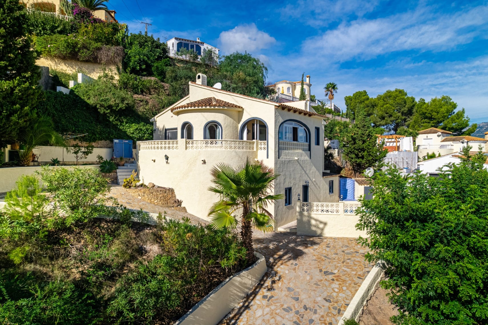 Vila mediteraneană cu vedere la mare și la munte de vânzare în La Nucía