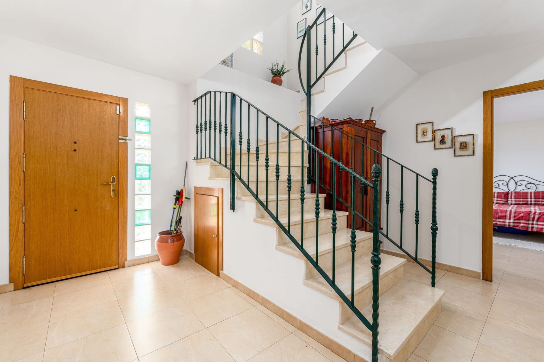 SPACIOUS RENOVATED VILLA IN LA NUCIA WITH POOL AND EXCELLENT OUTDOOR SPACES FOR SALE IN LA NUCIA