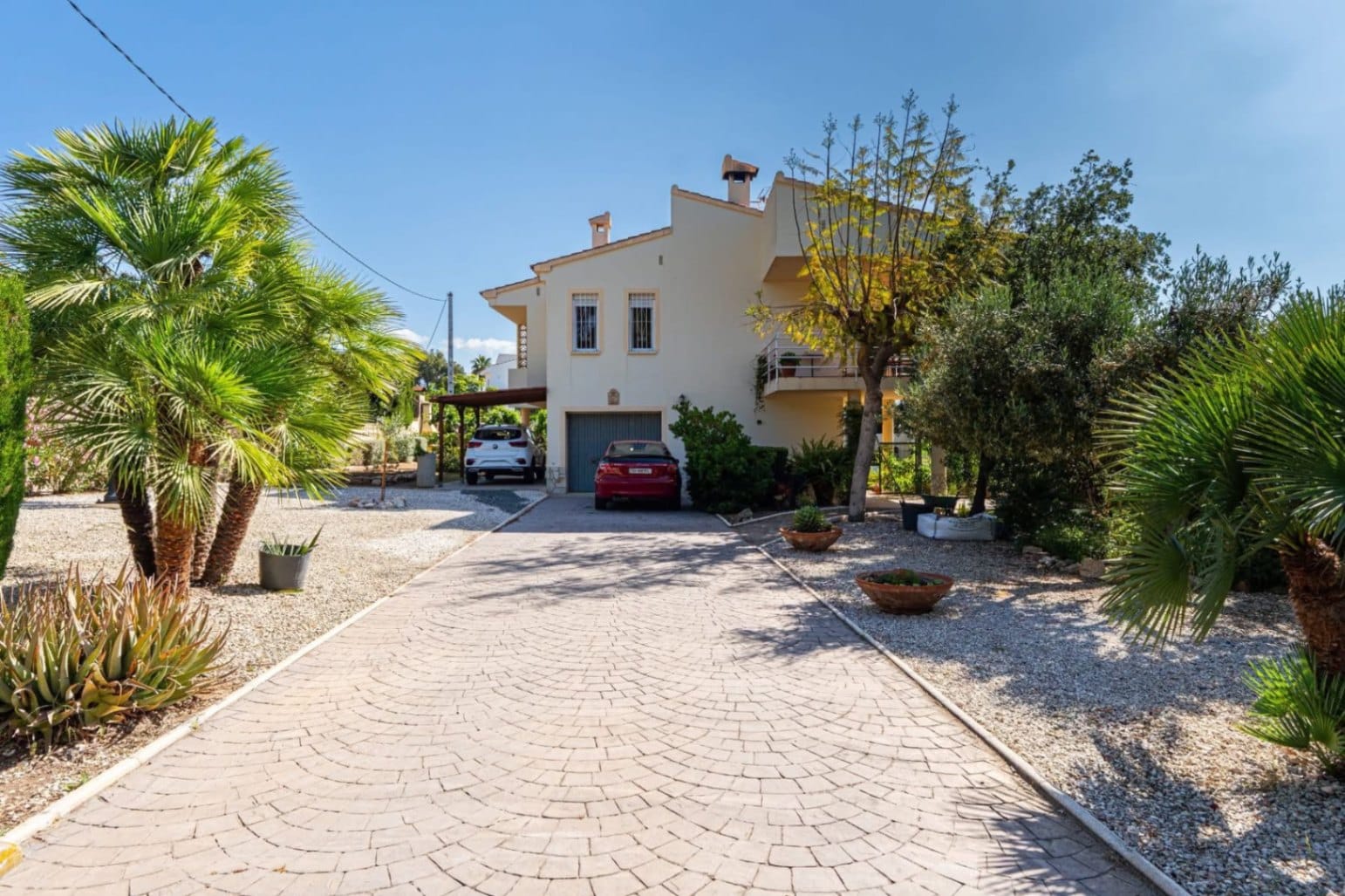 SPACIOUS RENOVATED VILLA IN LA NUCIA WITH POOL AND EXCELLENT OUTDOOR SPACES FOR SALE IN LA NUCIA